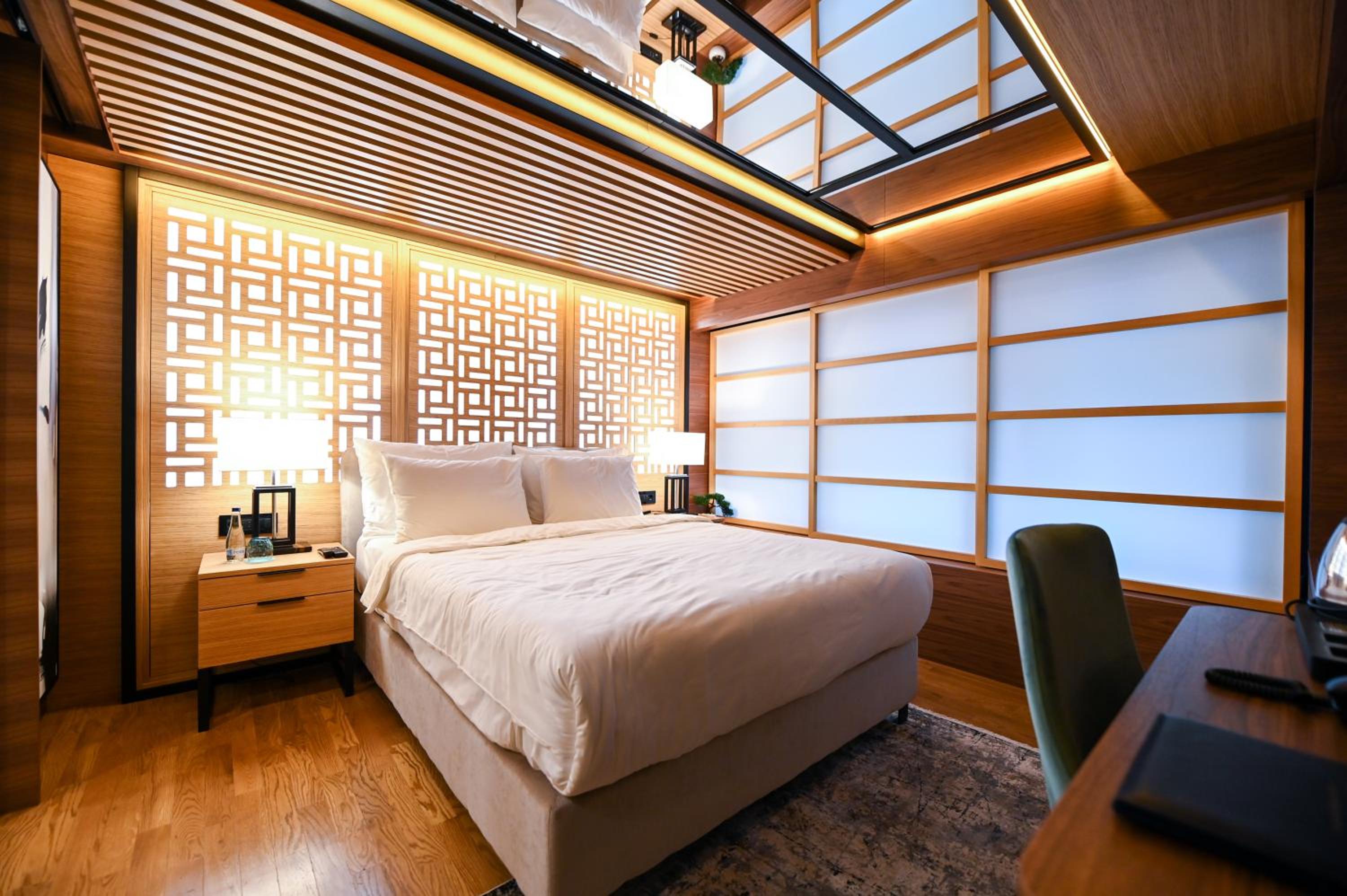 Deluxe Double Room - Photo 10
