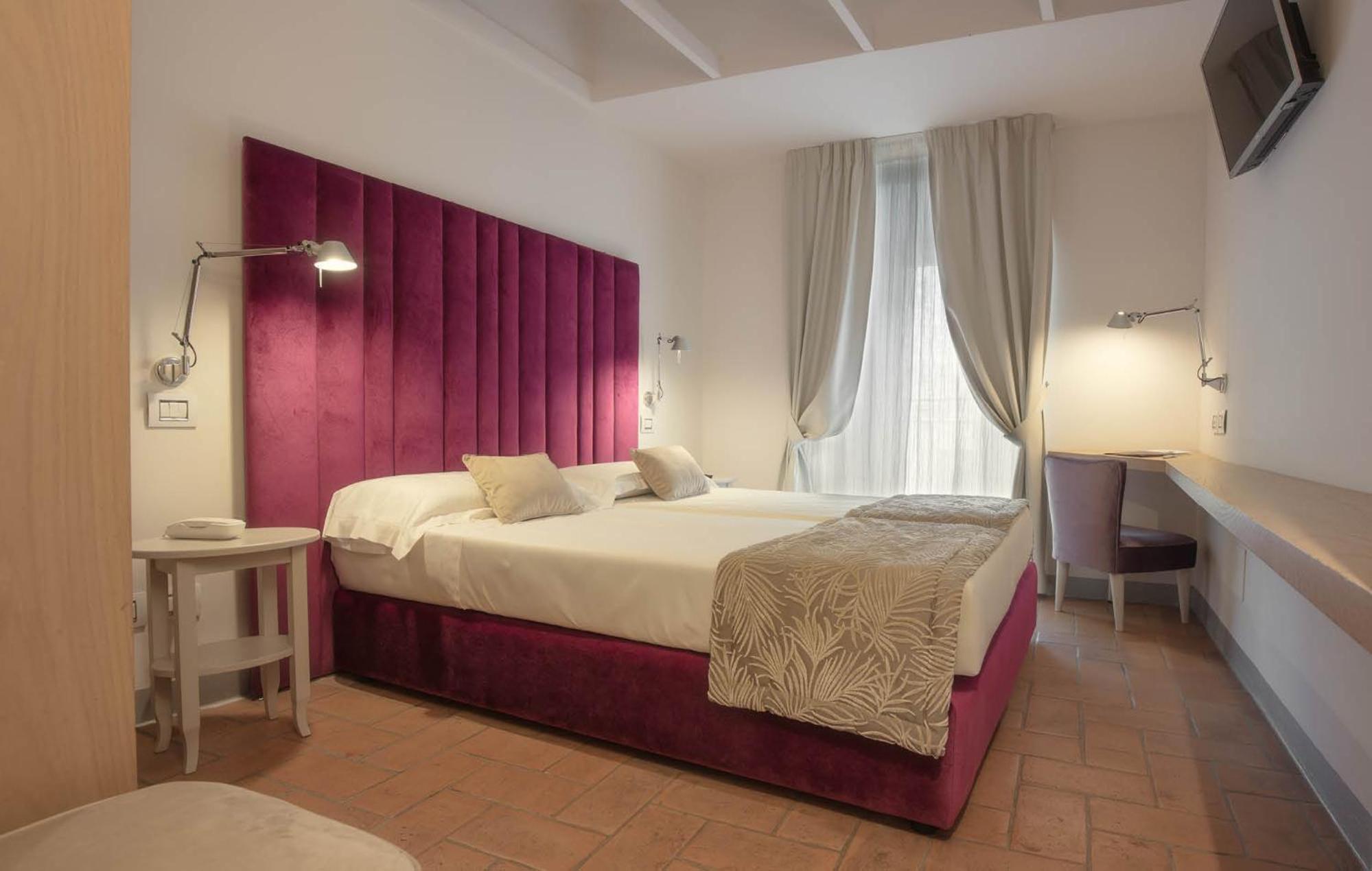 Standard Double Room - Photo 2