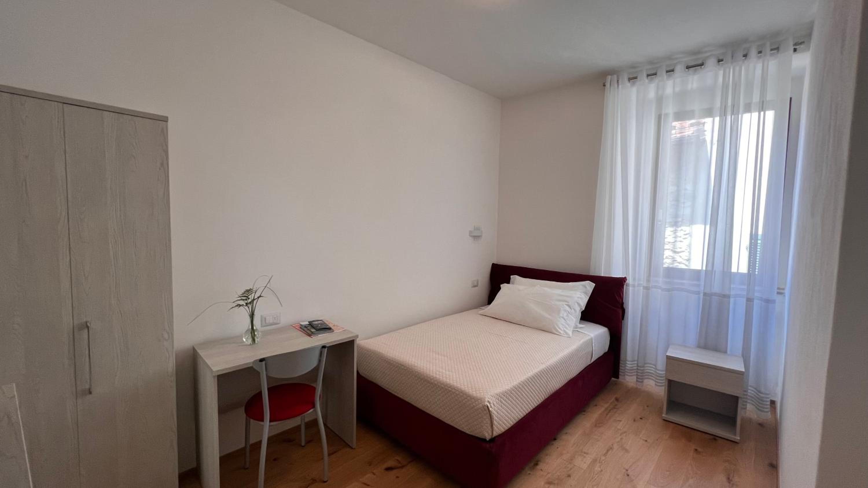 Single Room photo 3