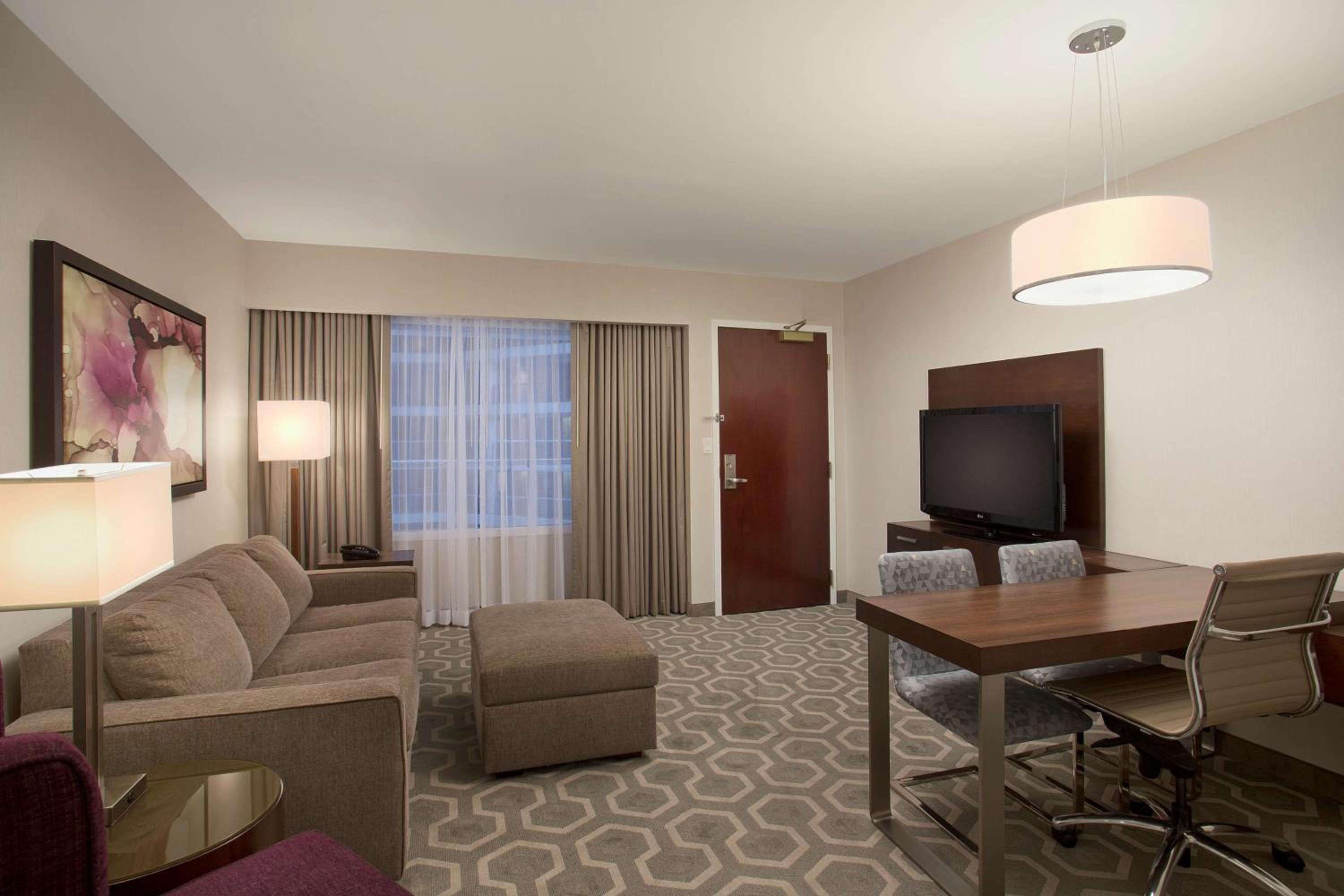 King Suite with Bath Tub - Mobility Accessible photo 1