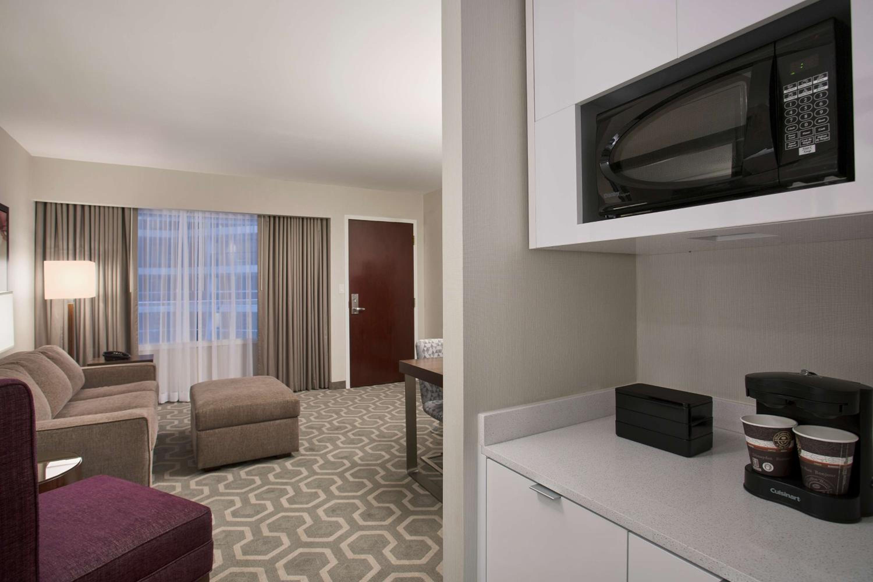 King Suite with Bath Tub - Mobility Accessible photo 2
