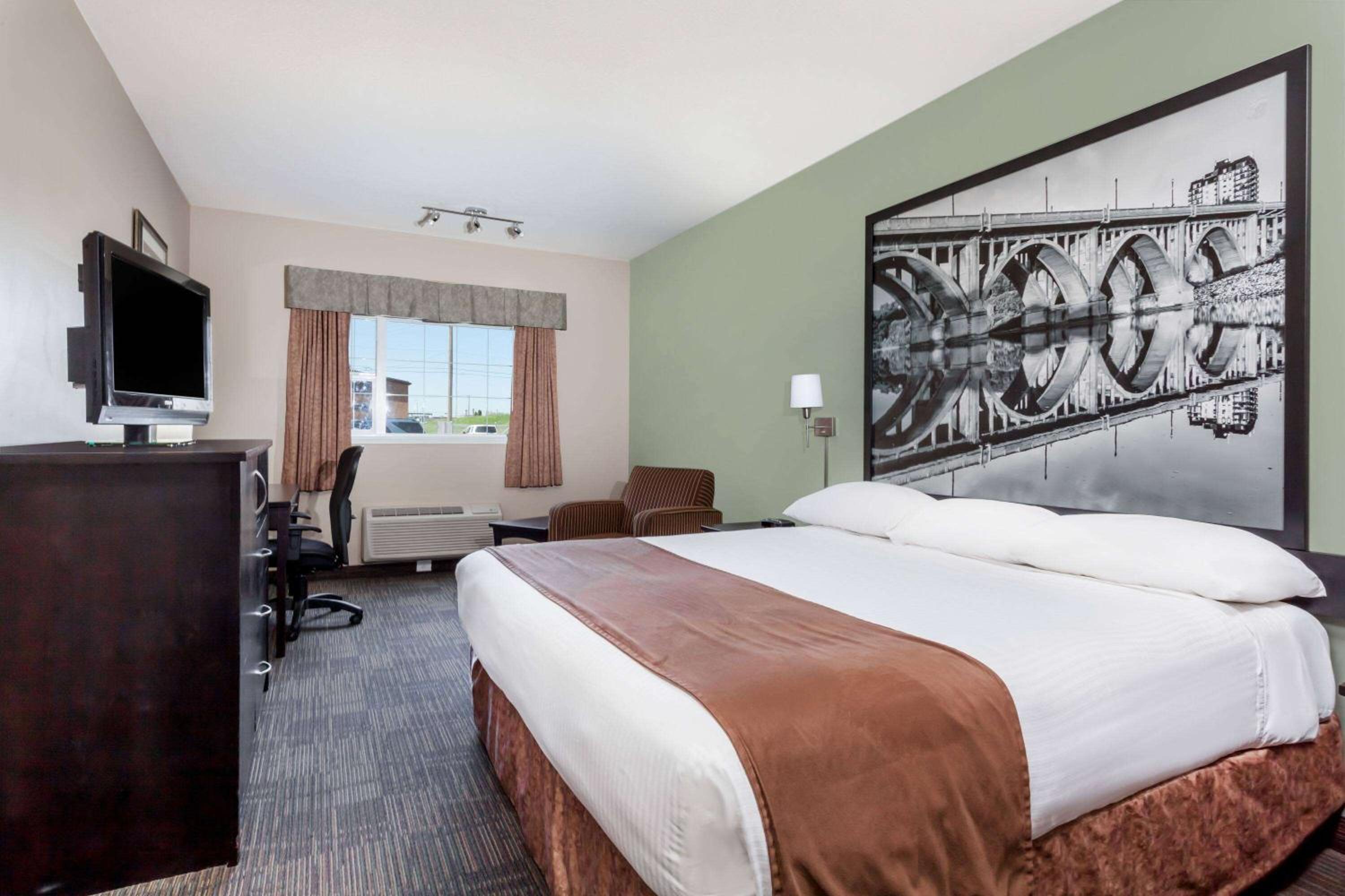 Business King Room - Non-Smoking - Photo 1