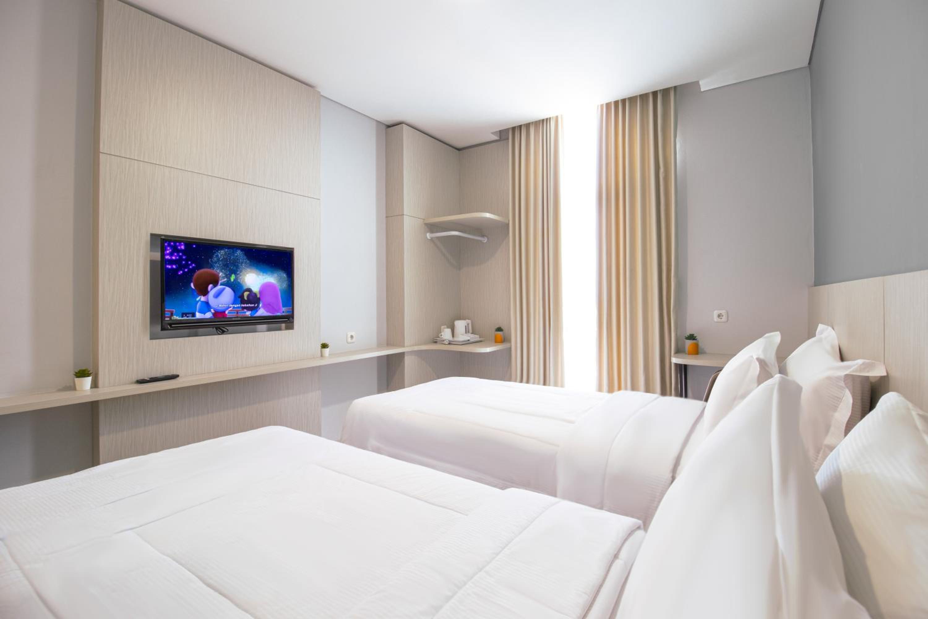Deluxe Double Or Twin Room photo 3