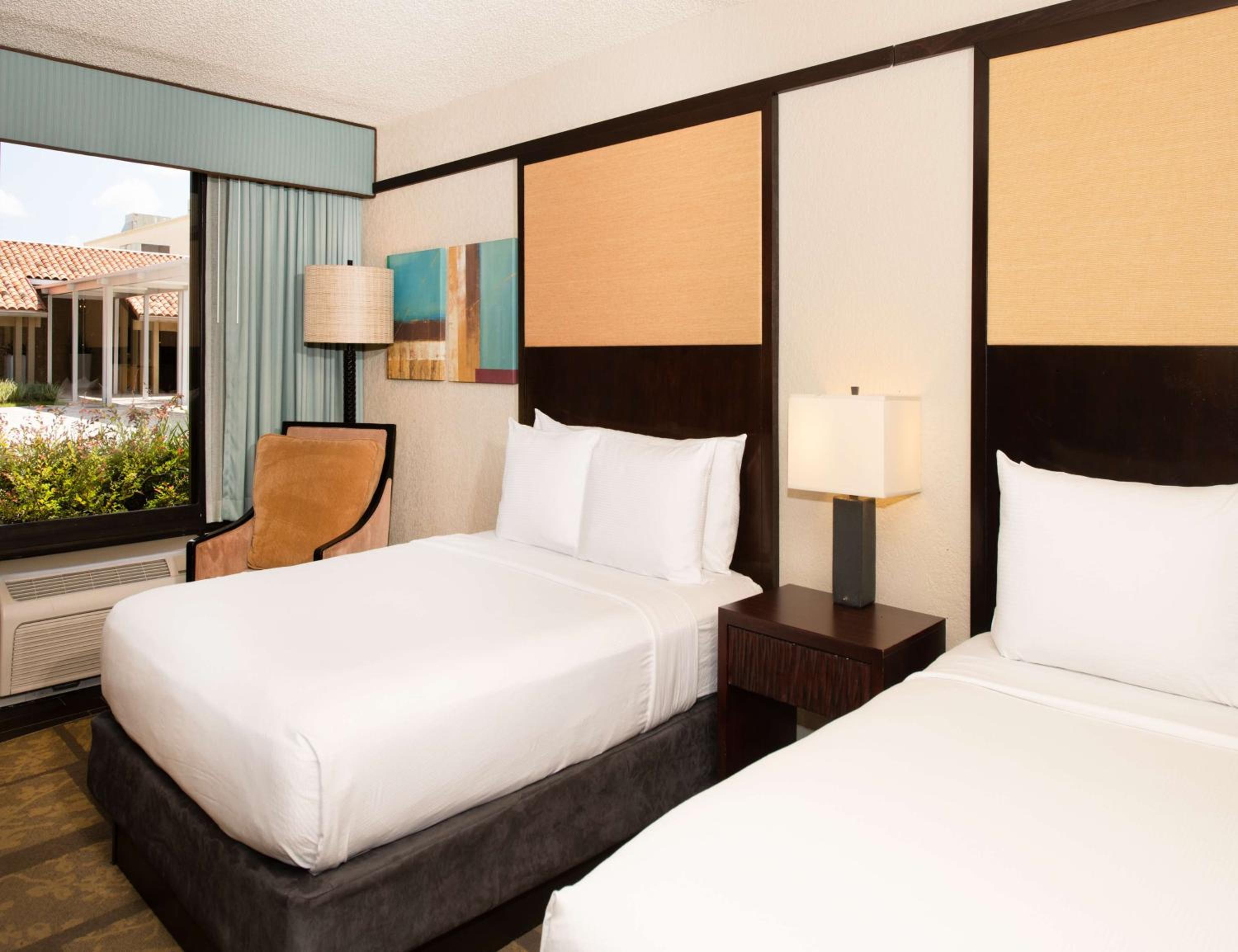 Queen Room with Two Queen Beds and Garden View