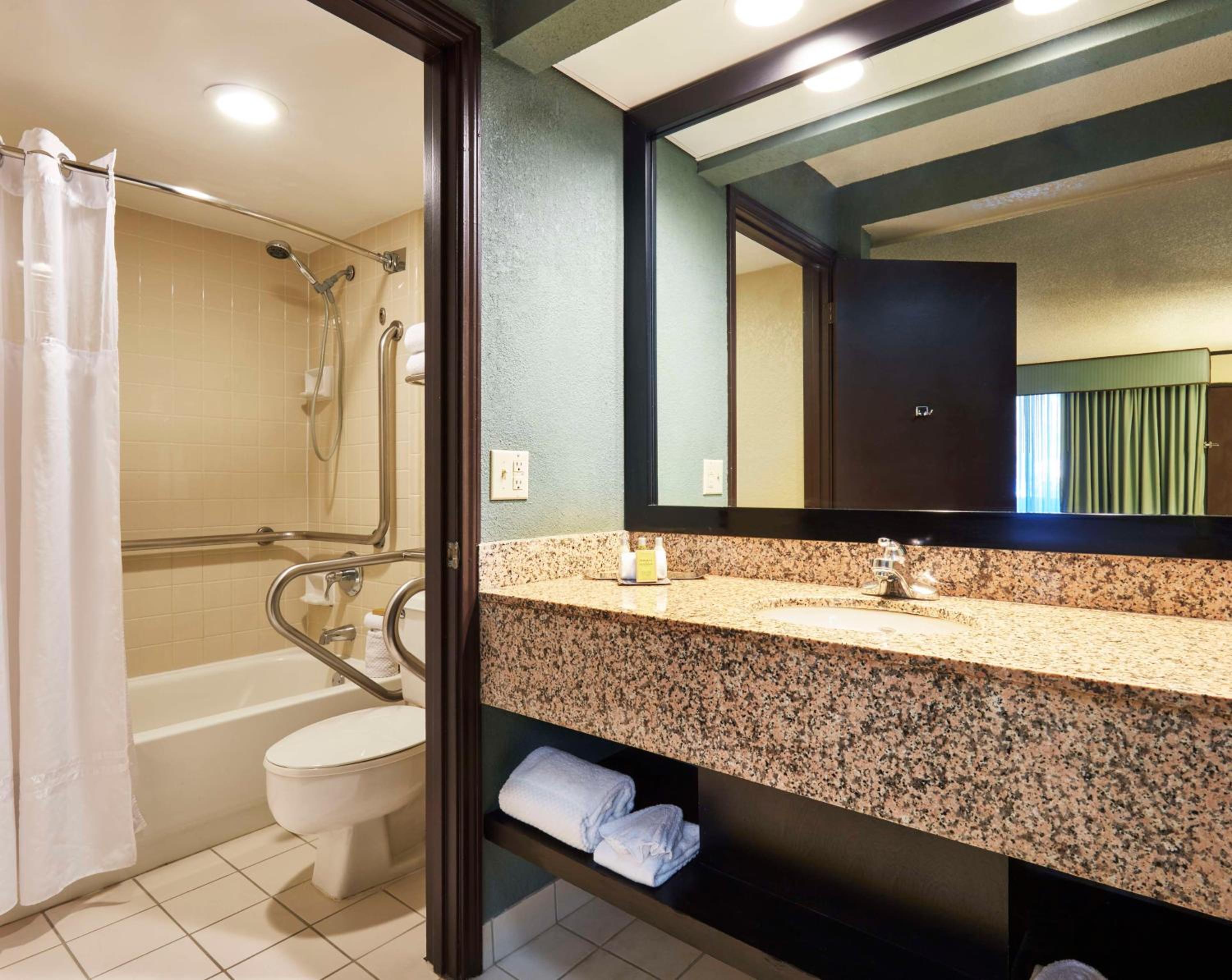 Queen Room with Two Queen Beds - Mobility Accessible