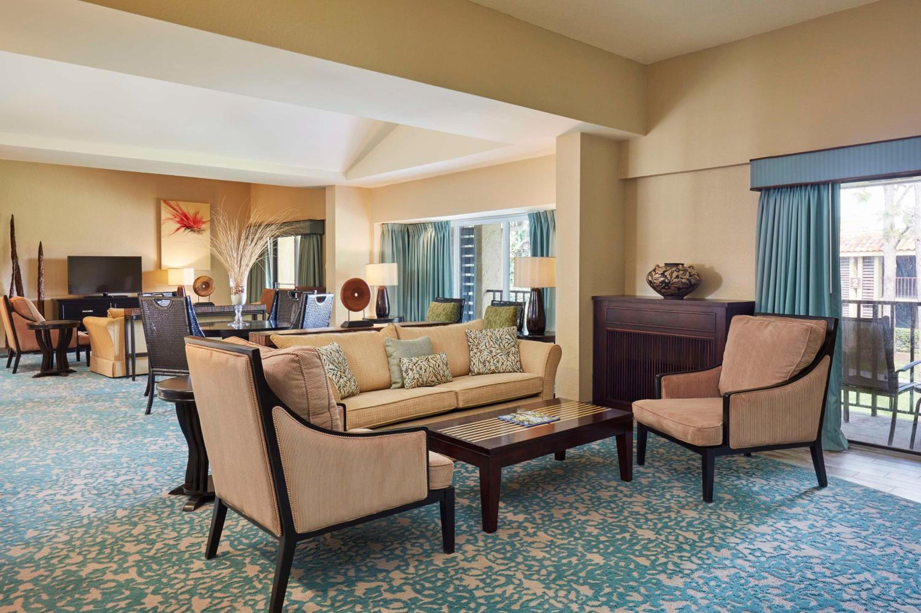 Deluxe Parlor Room with Sofa bed