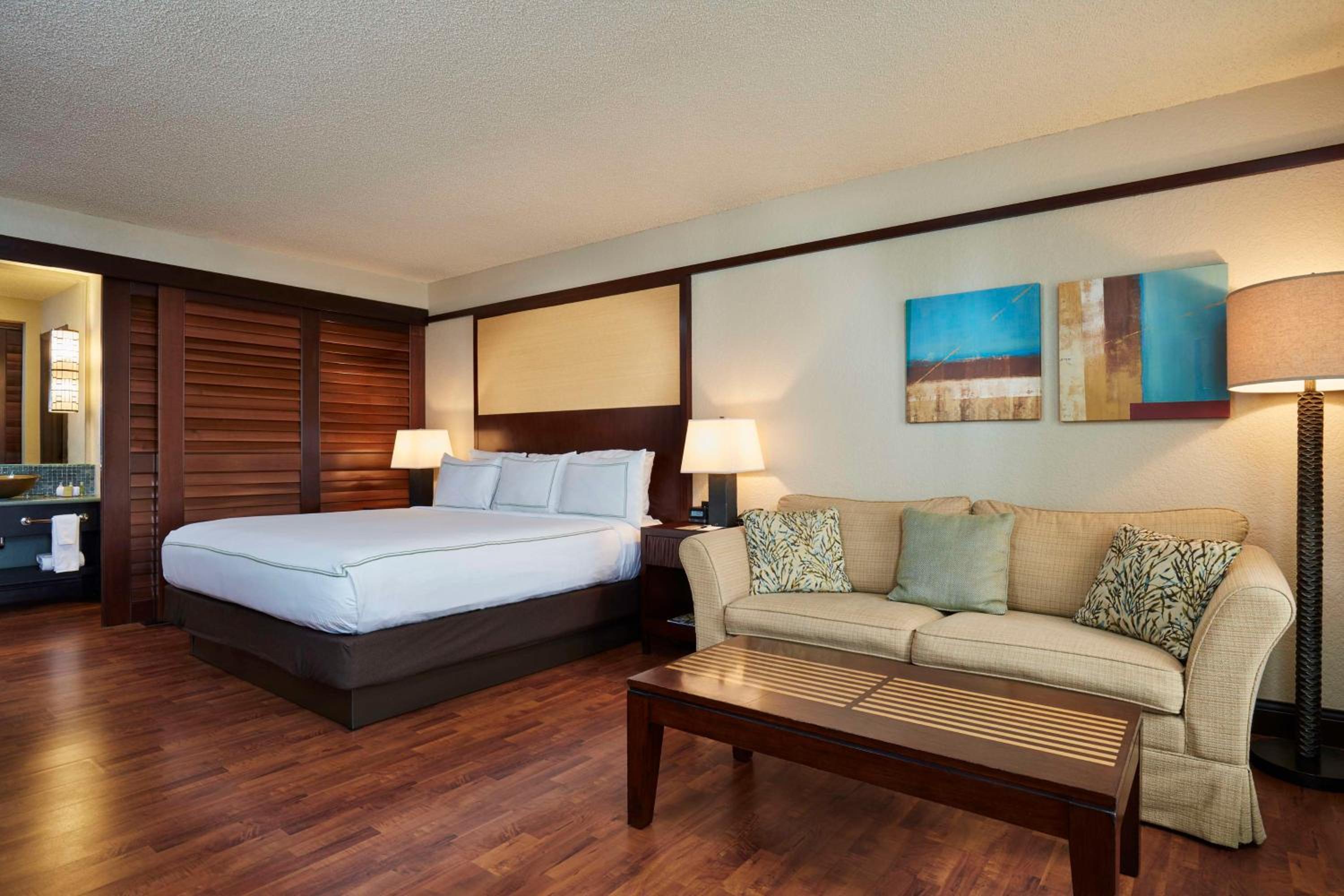 Deluxe Parlor Room with Sofa bed