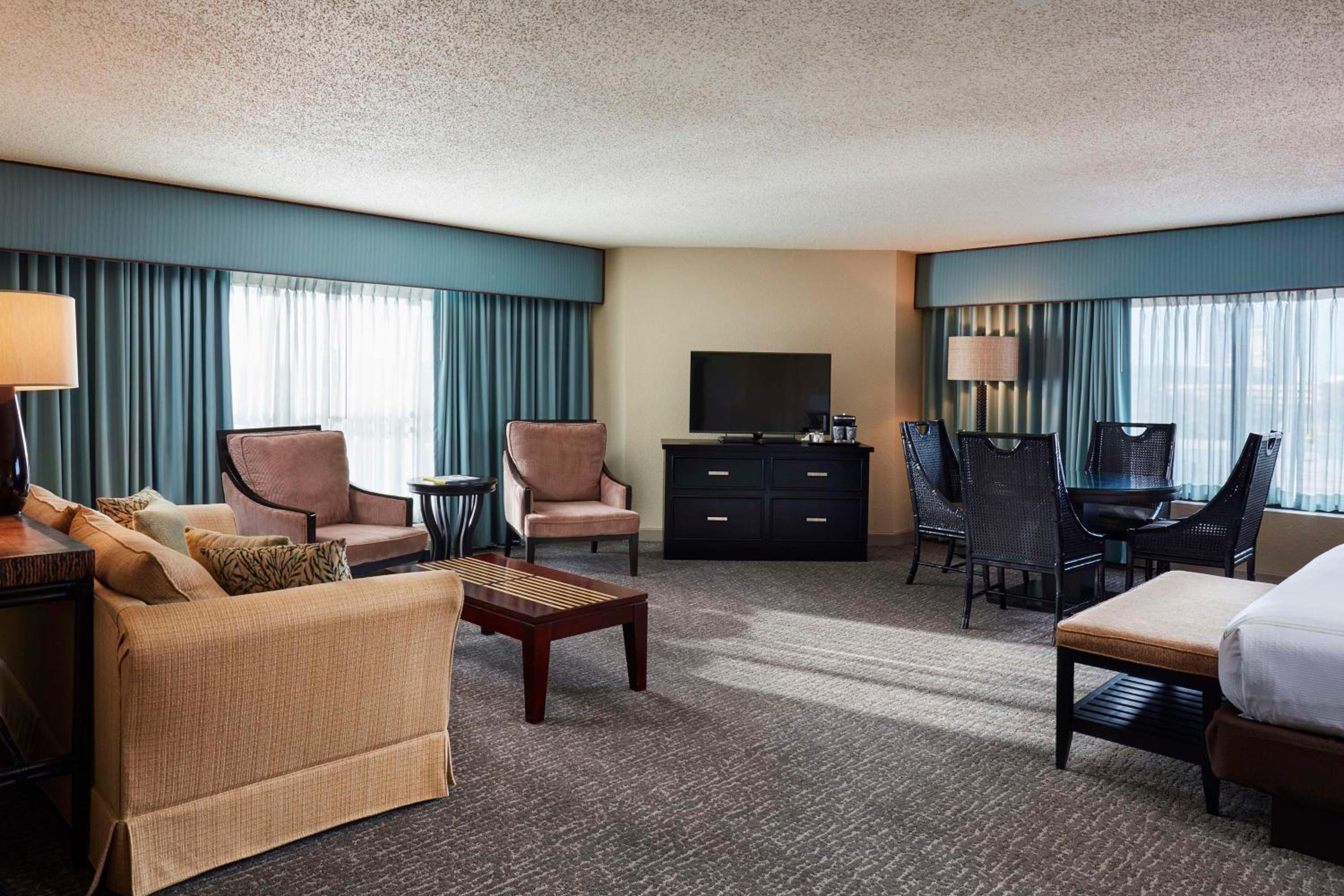 Junior King Suite with Sofa Bed