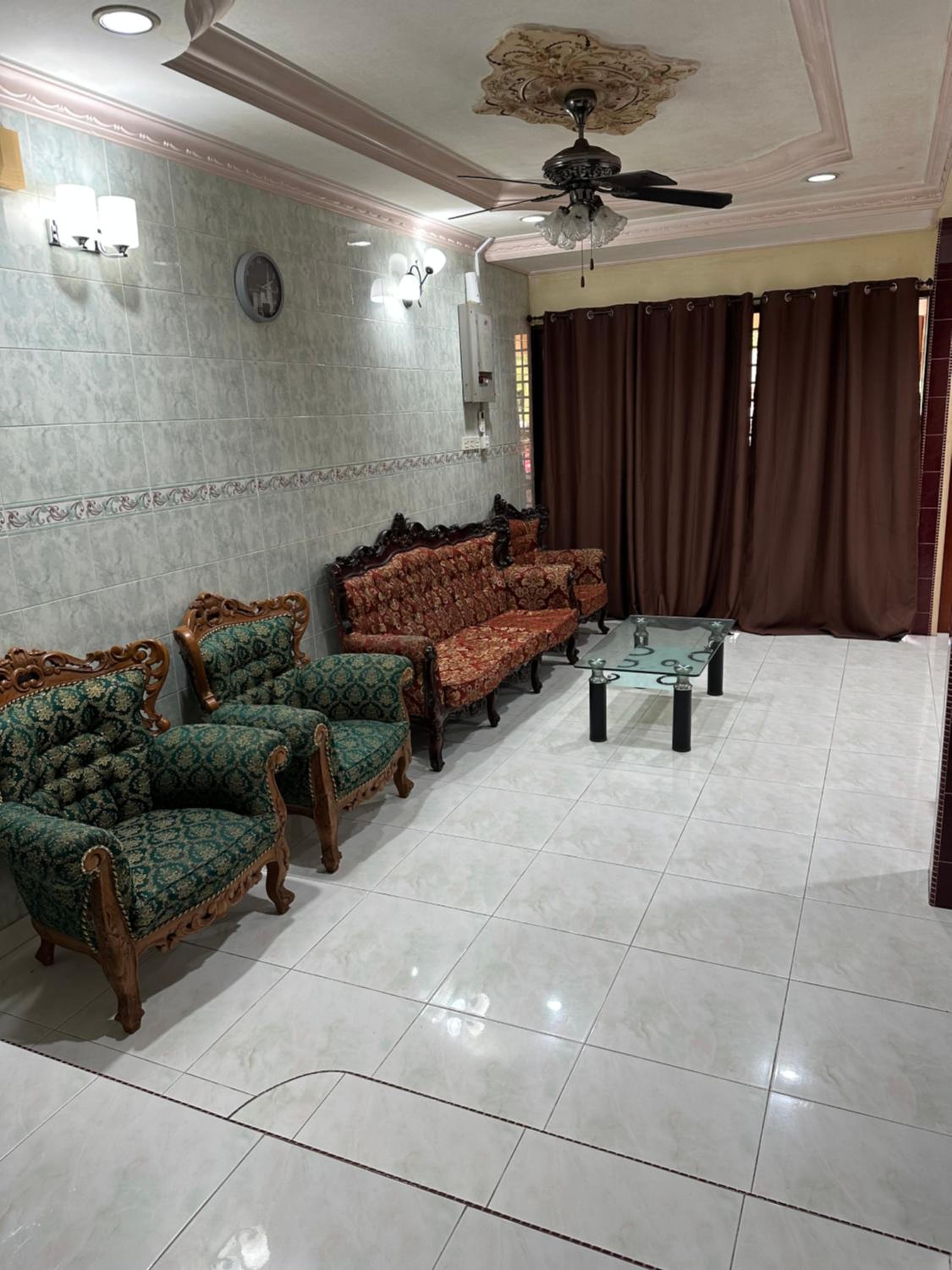Three-Bedroom House photo 2