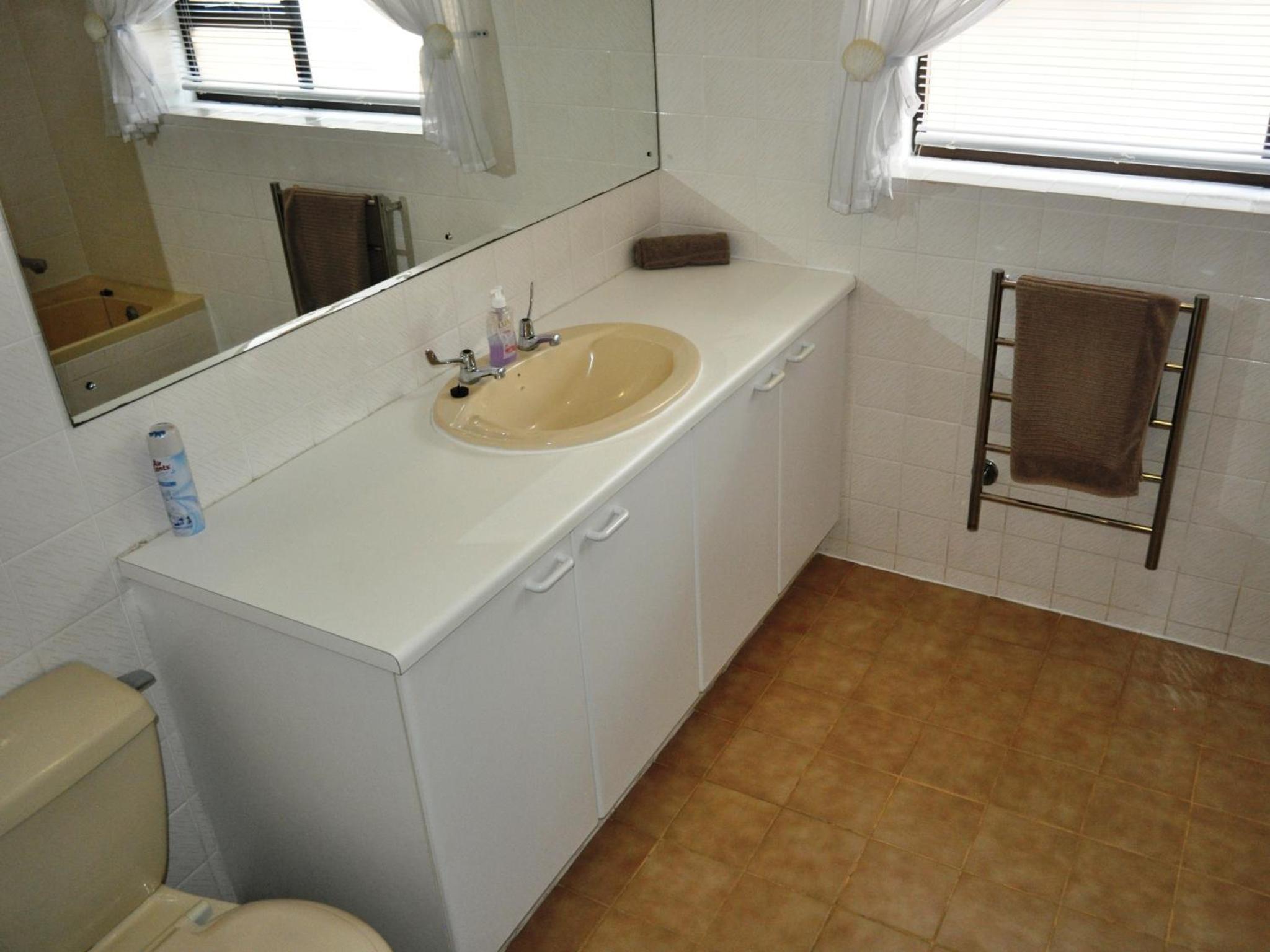 Suite - Photo 8
