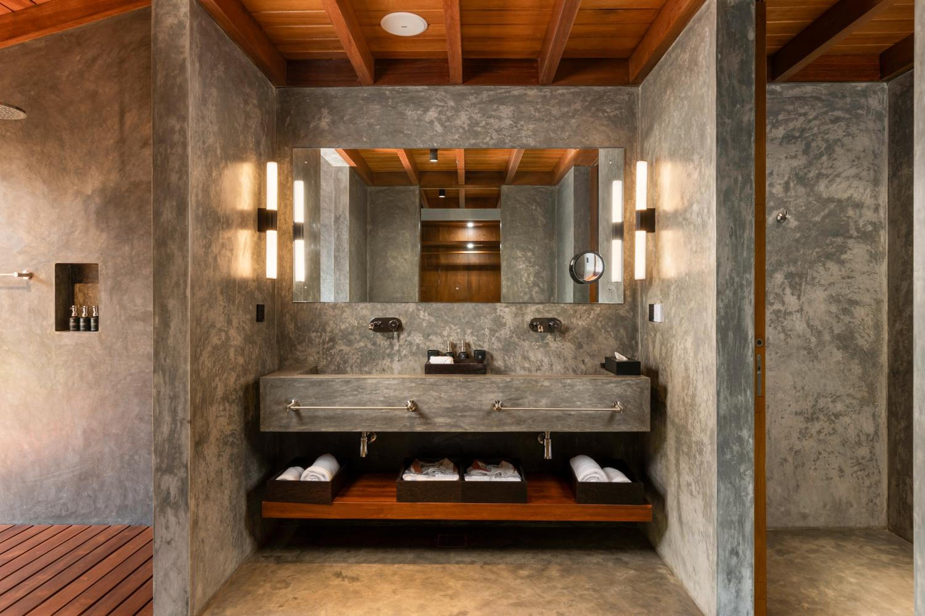 Deluxe Suite with Sea View