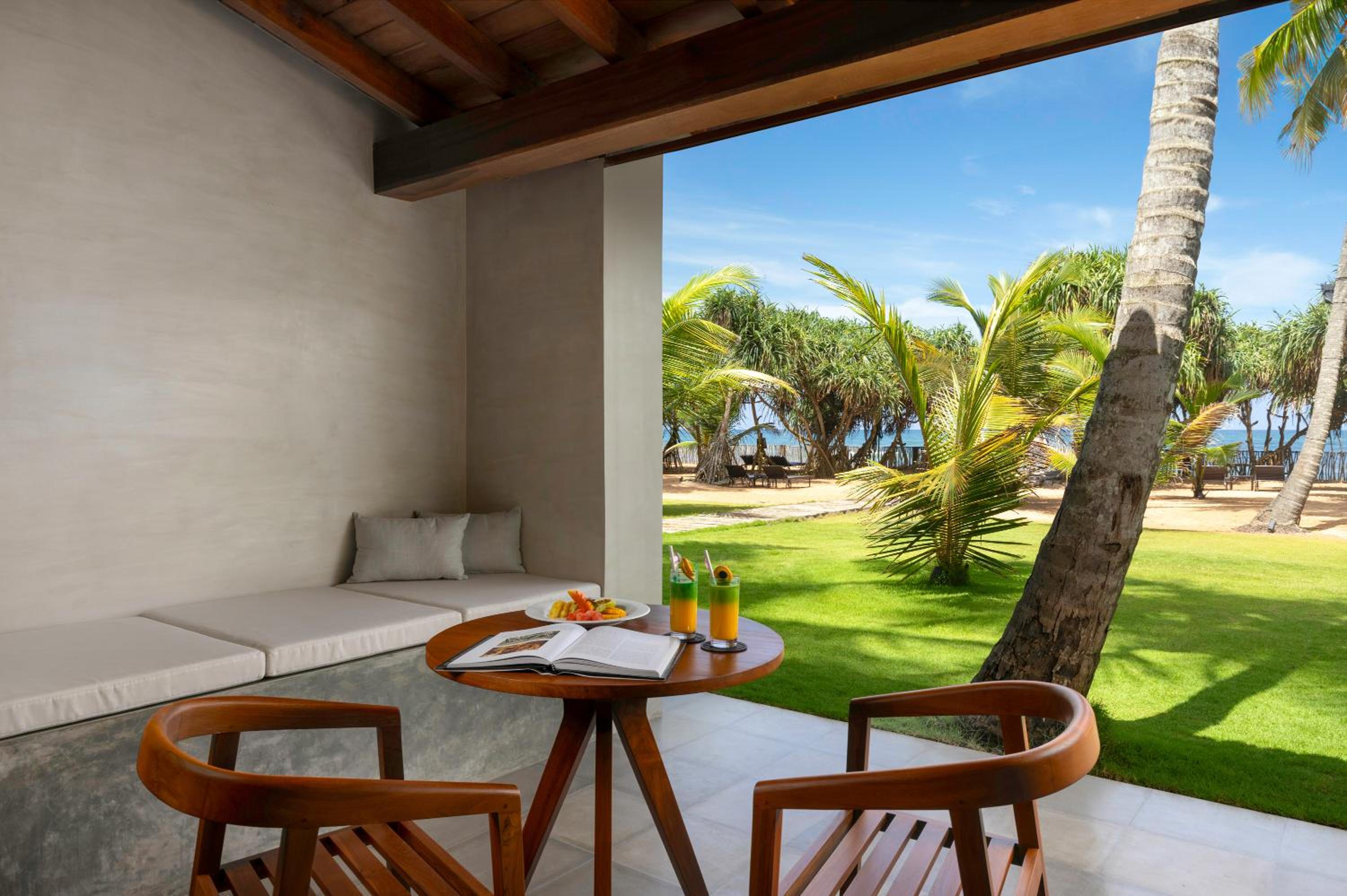 Deluxe Suite with Sea View photo 2