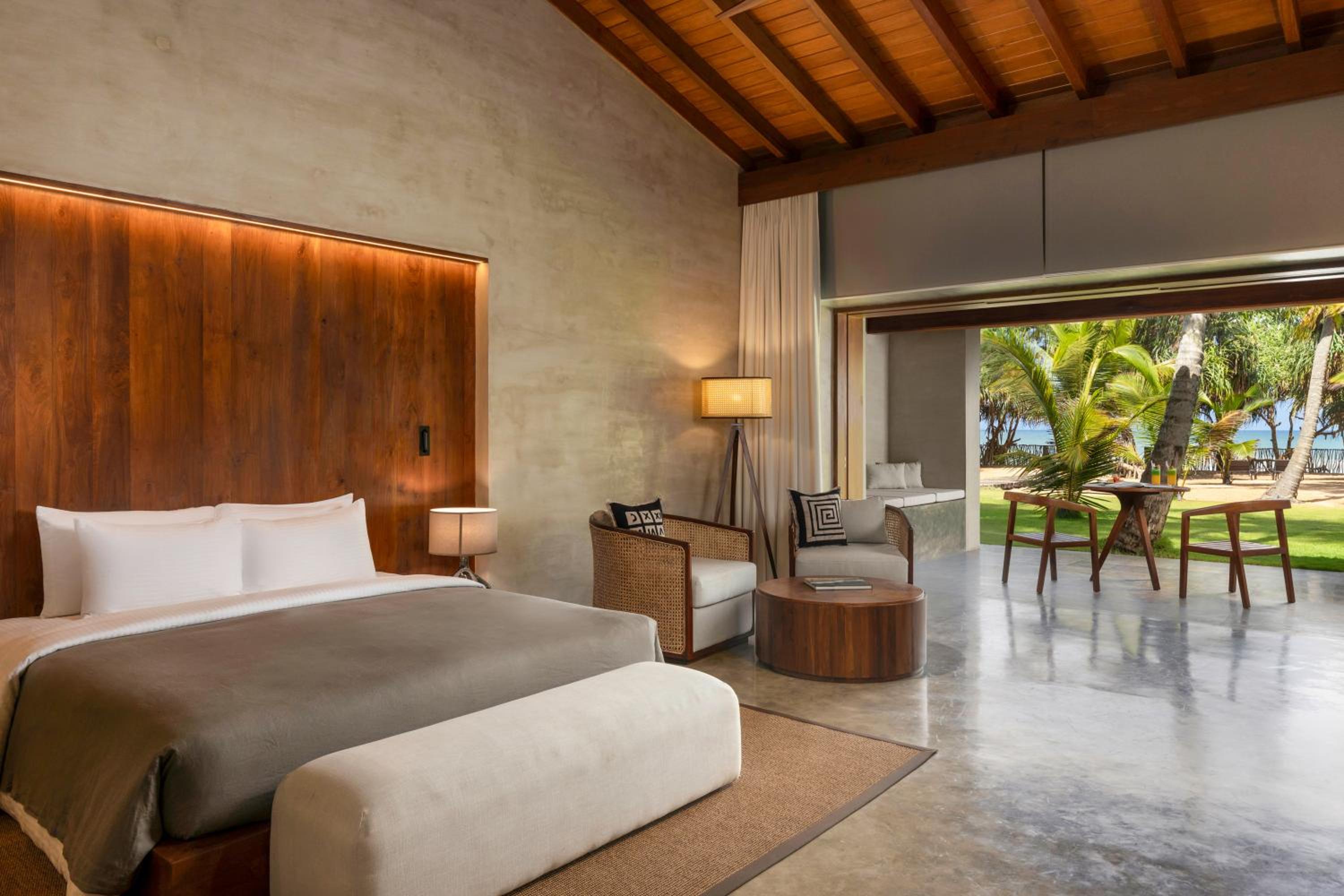 Deluxe Suite with Sea View
