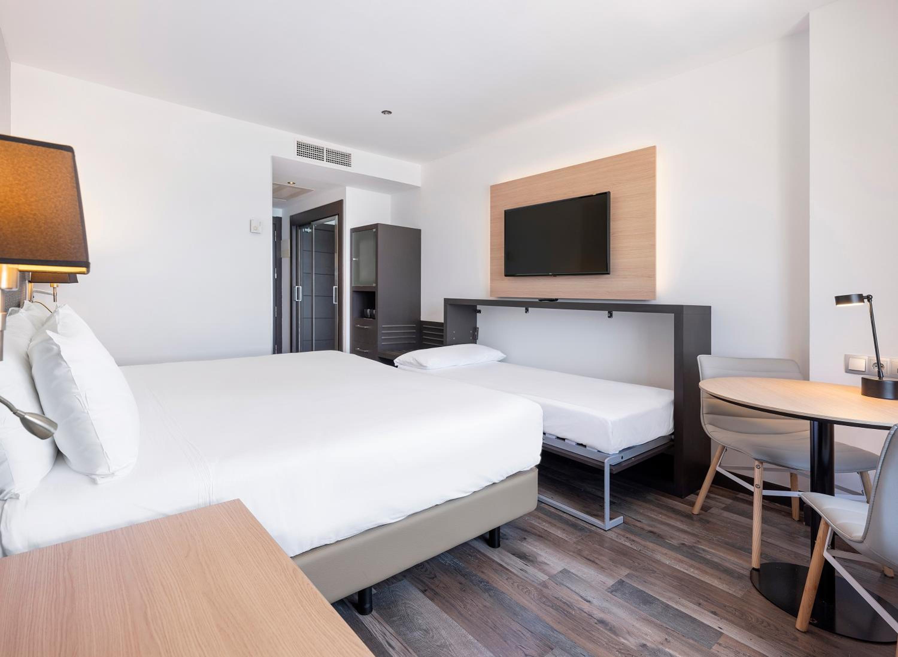 Triple Room Sea View - Photo 1