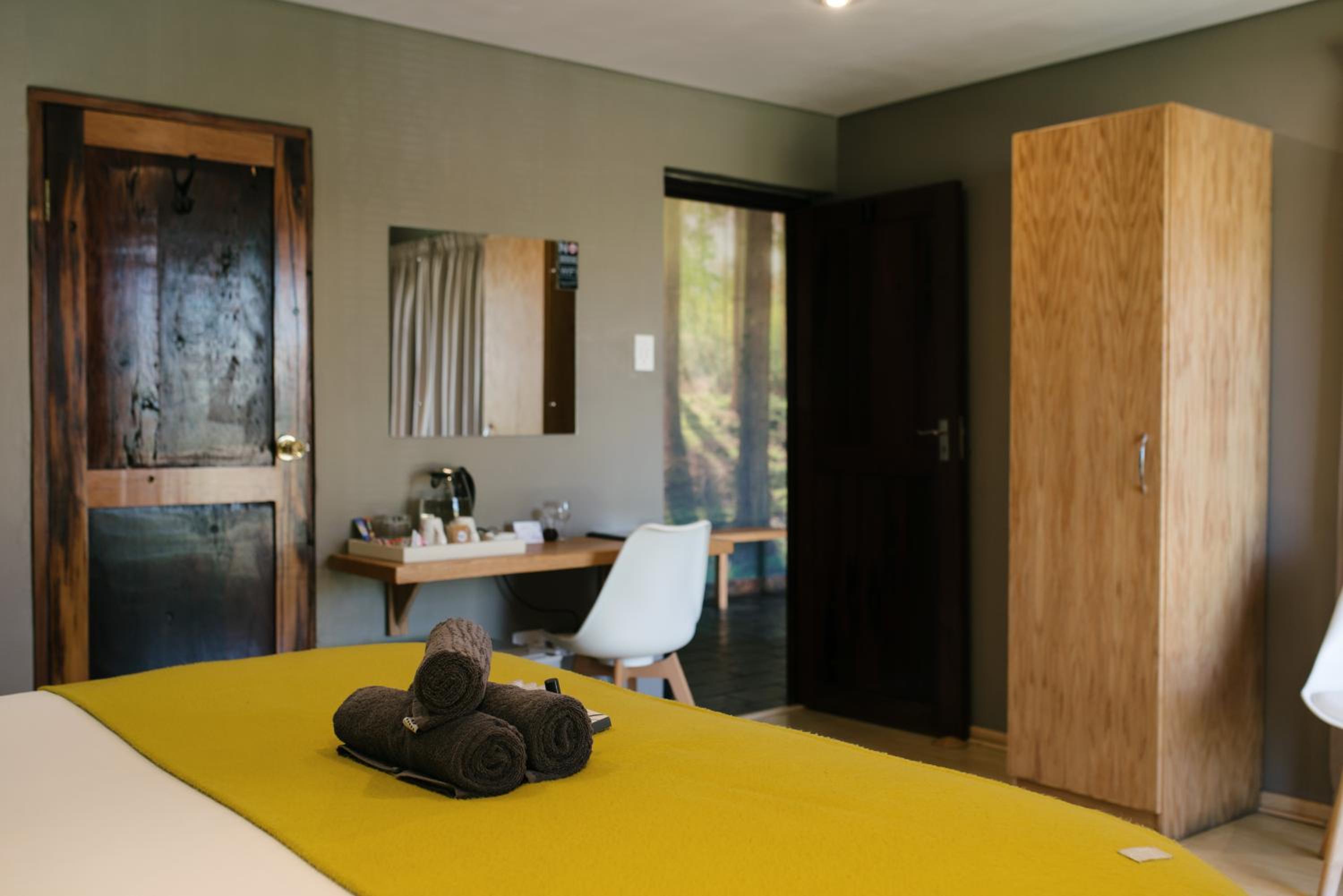 Deluxe King Room photo 2