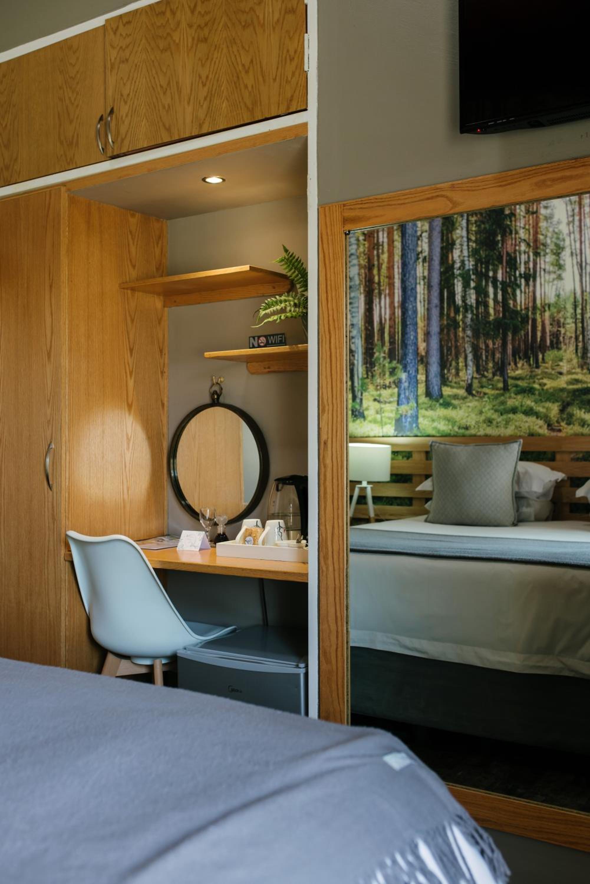 Deluxe King Room photo 2