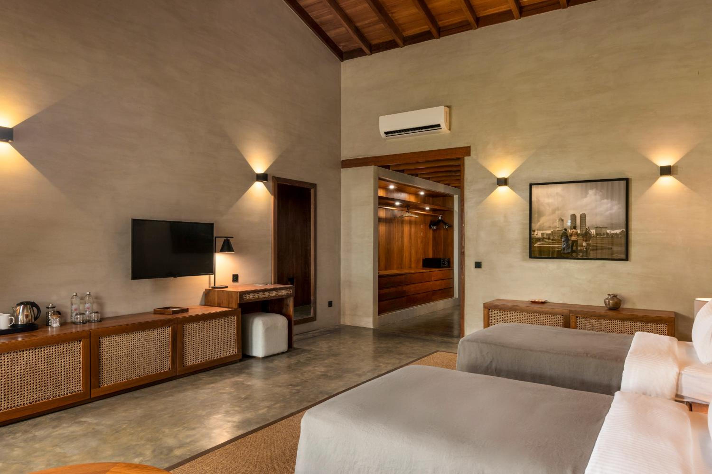 Deluxe Suite with Sea View