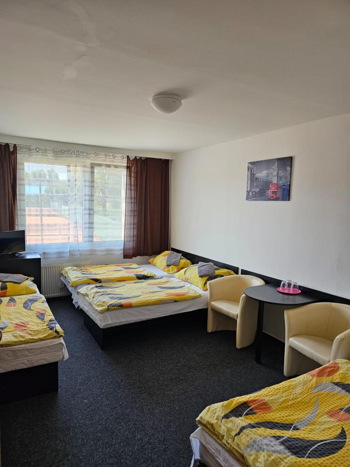 Quadruple Room - Photo 5