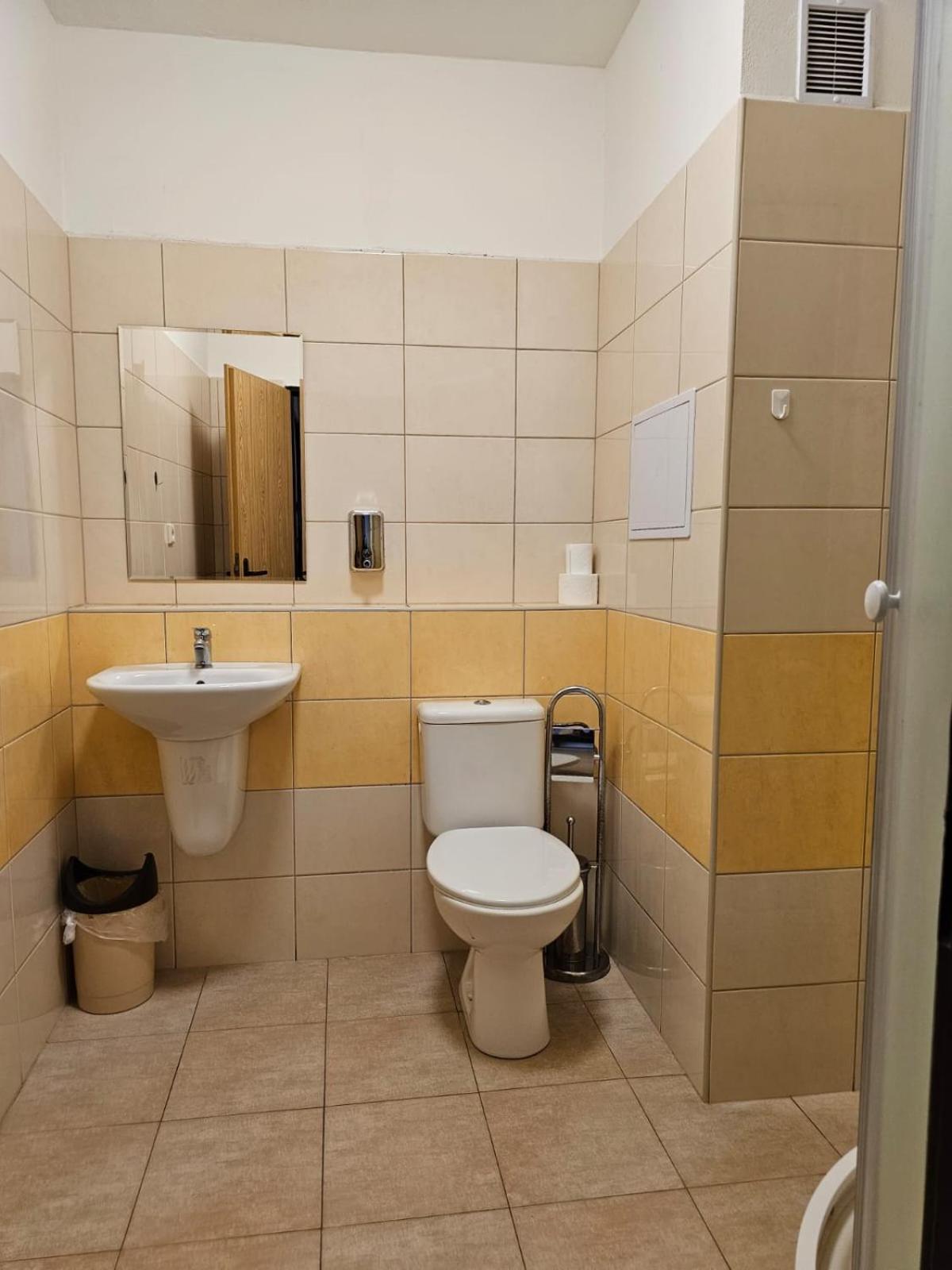 Quadruple Room - Photo 6