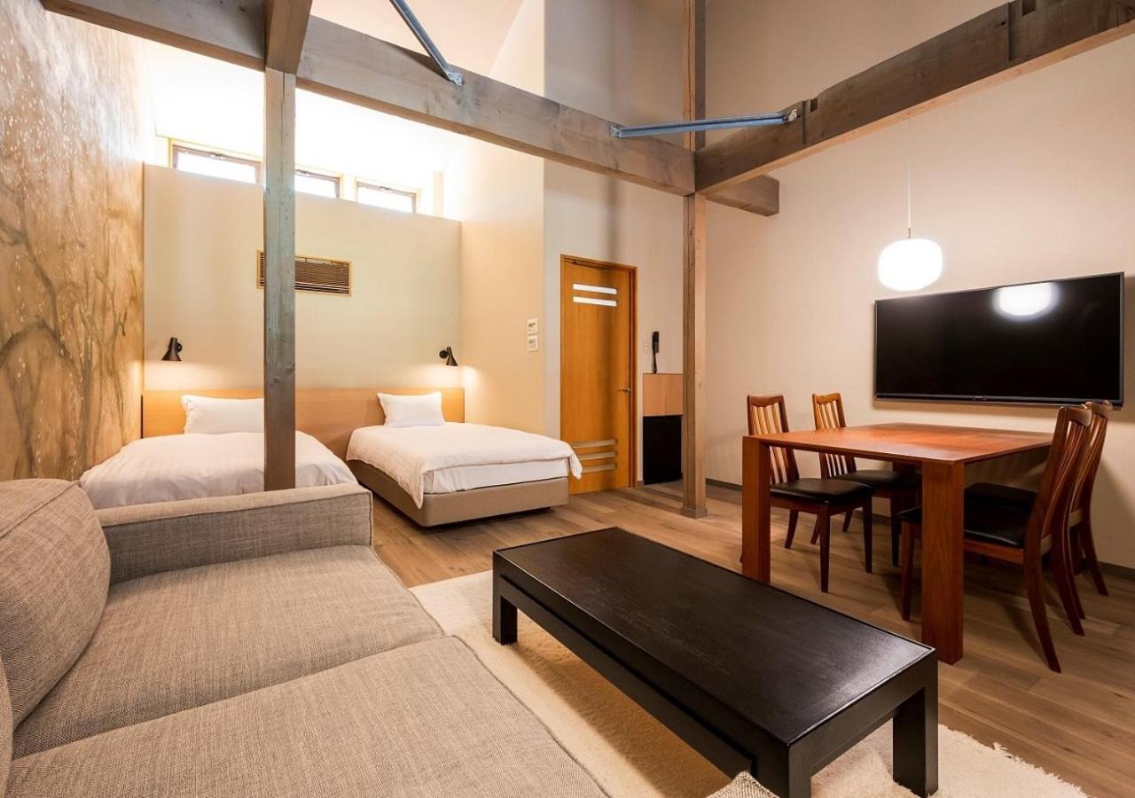 Twin Room with Private Bathroom photo 3