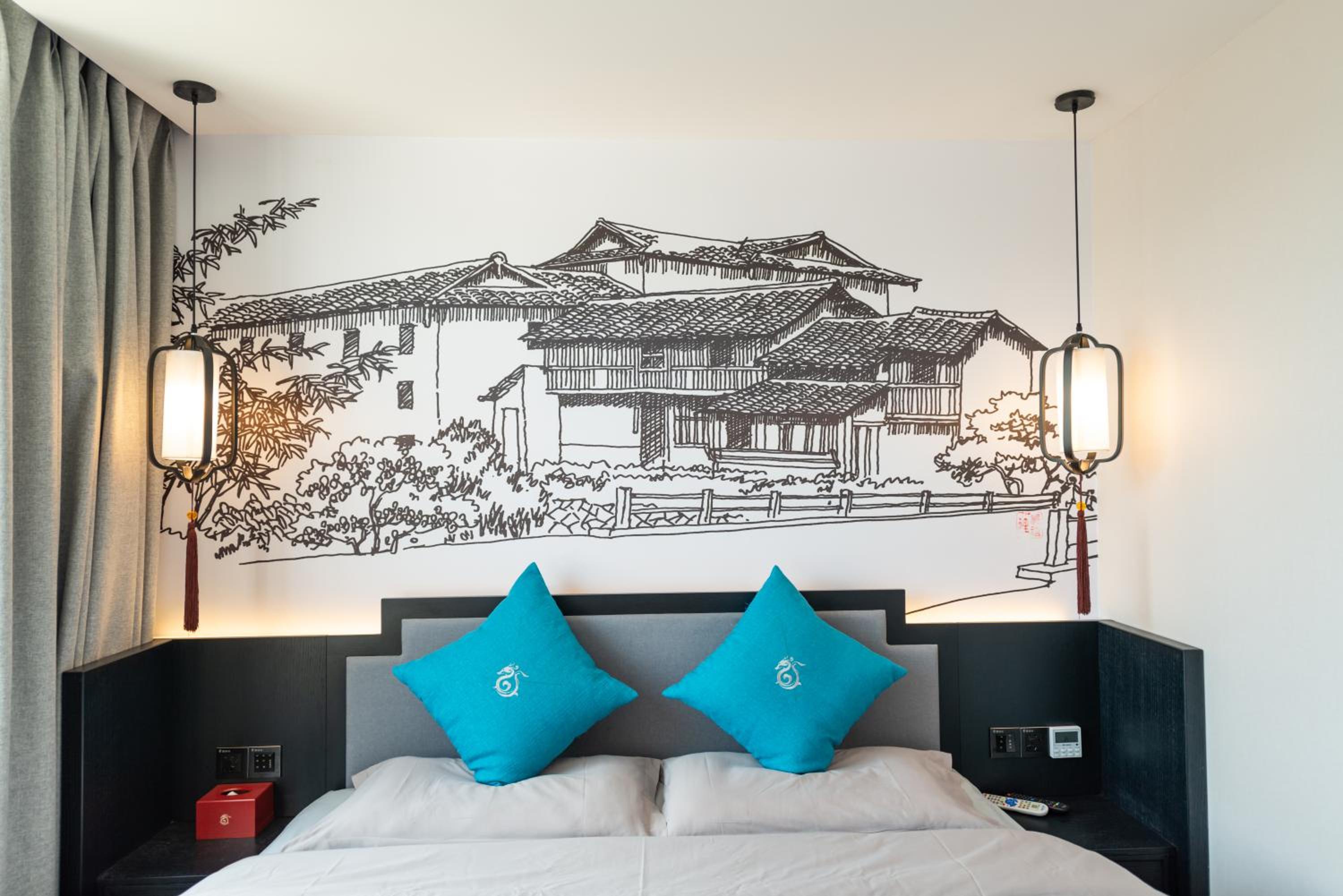 Standard Queen Room photo 2