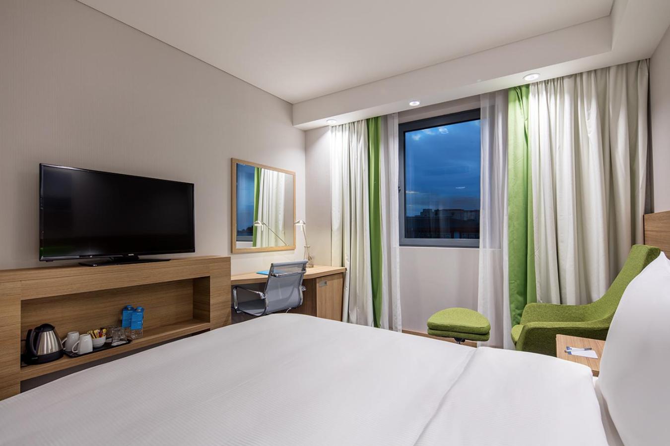 Family Connecting Rooms