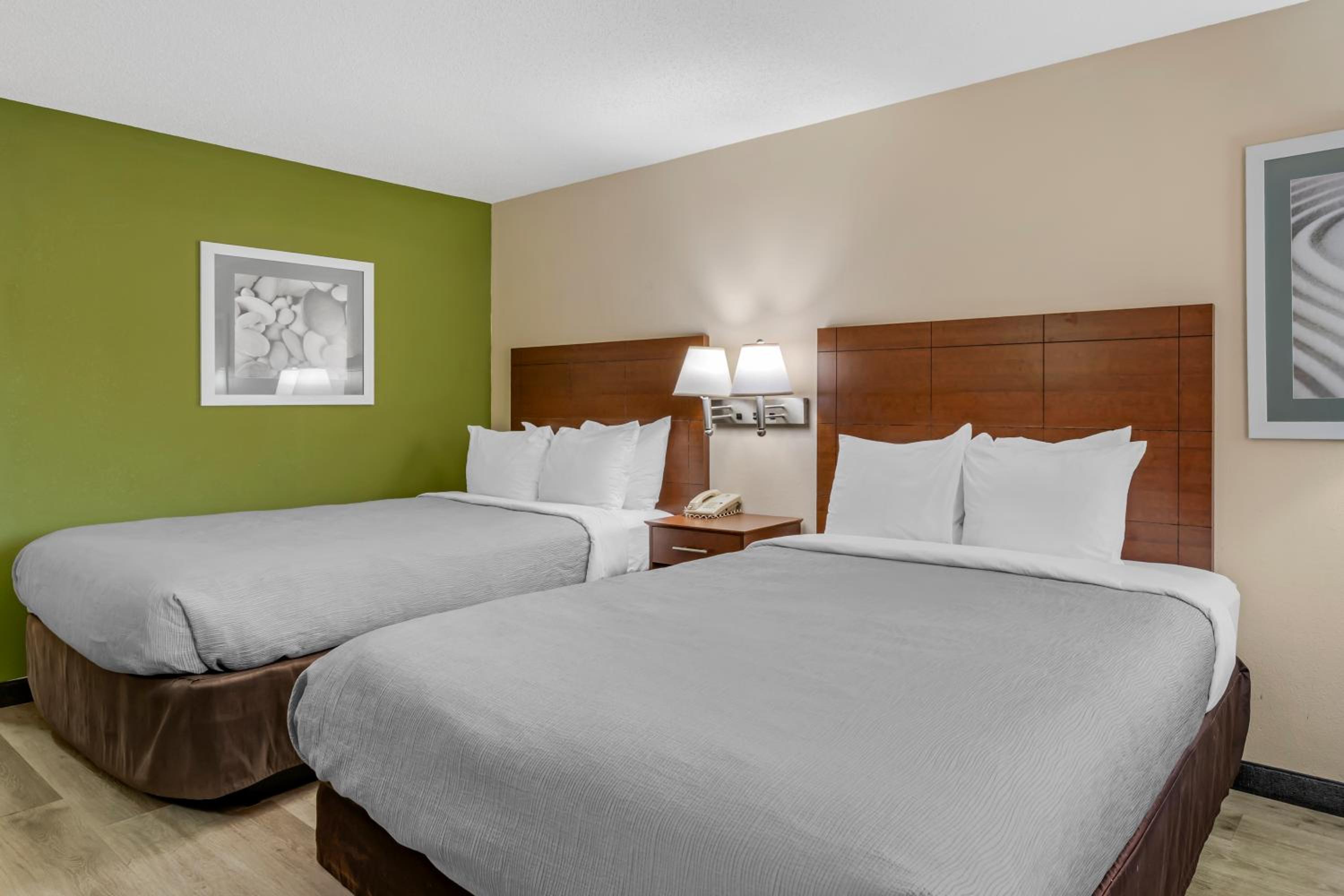 Queen Room with Two Queen Beds and Roll-In Shower - Accessible/Non-Smoking