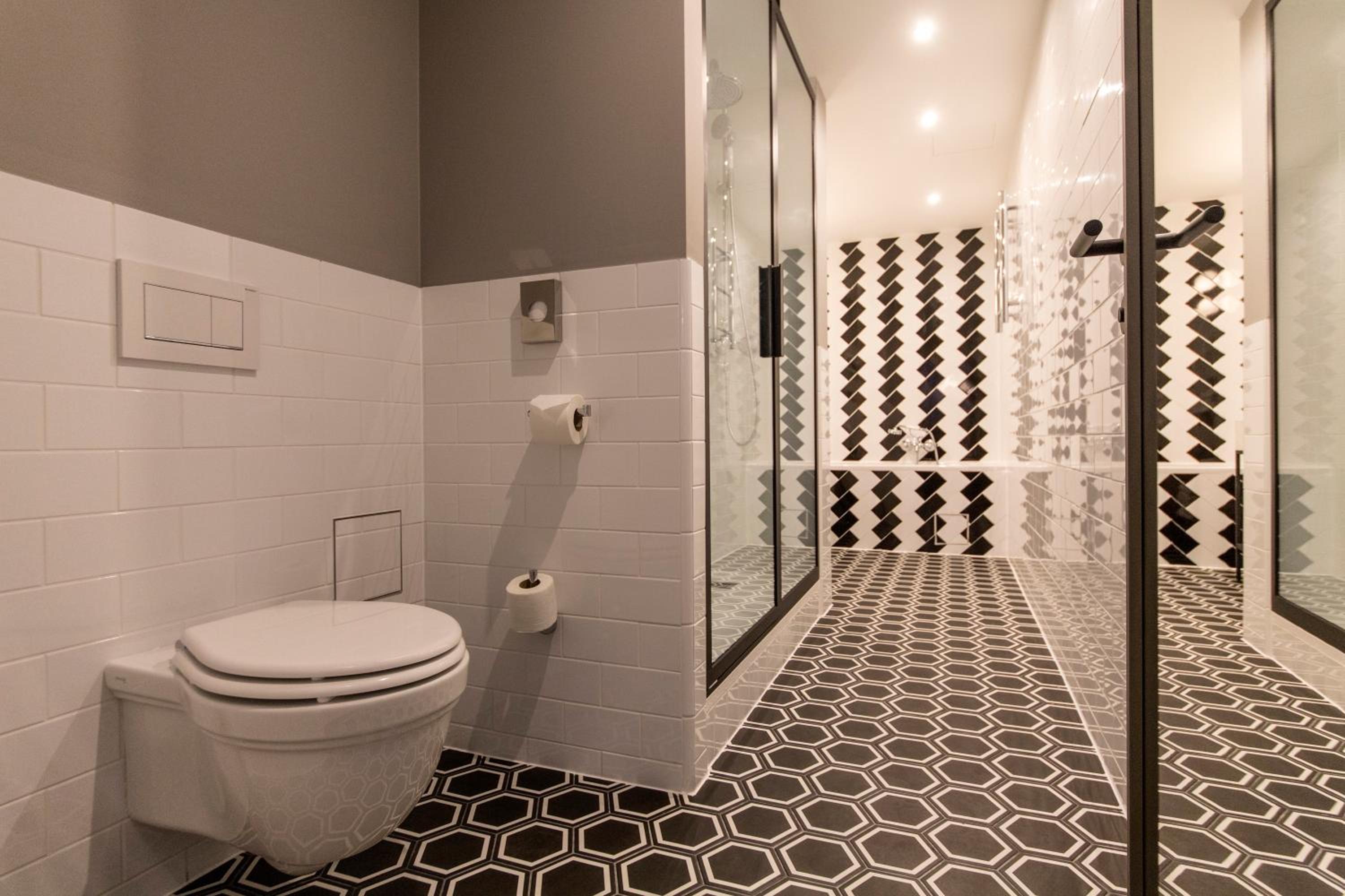 Premium Junior King Suite - Photo 2