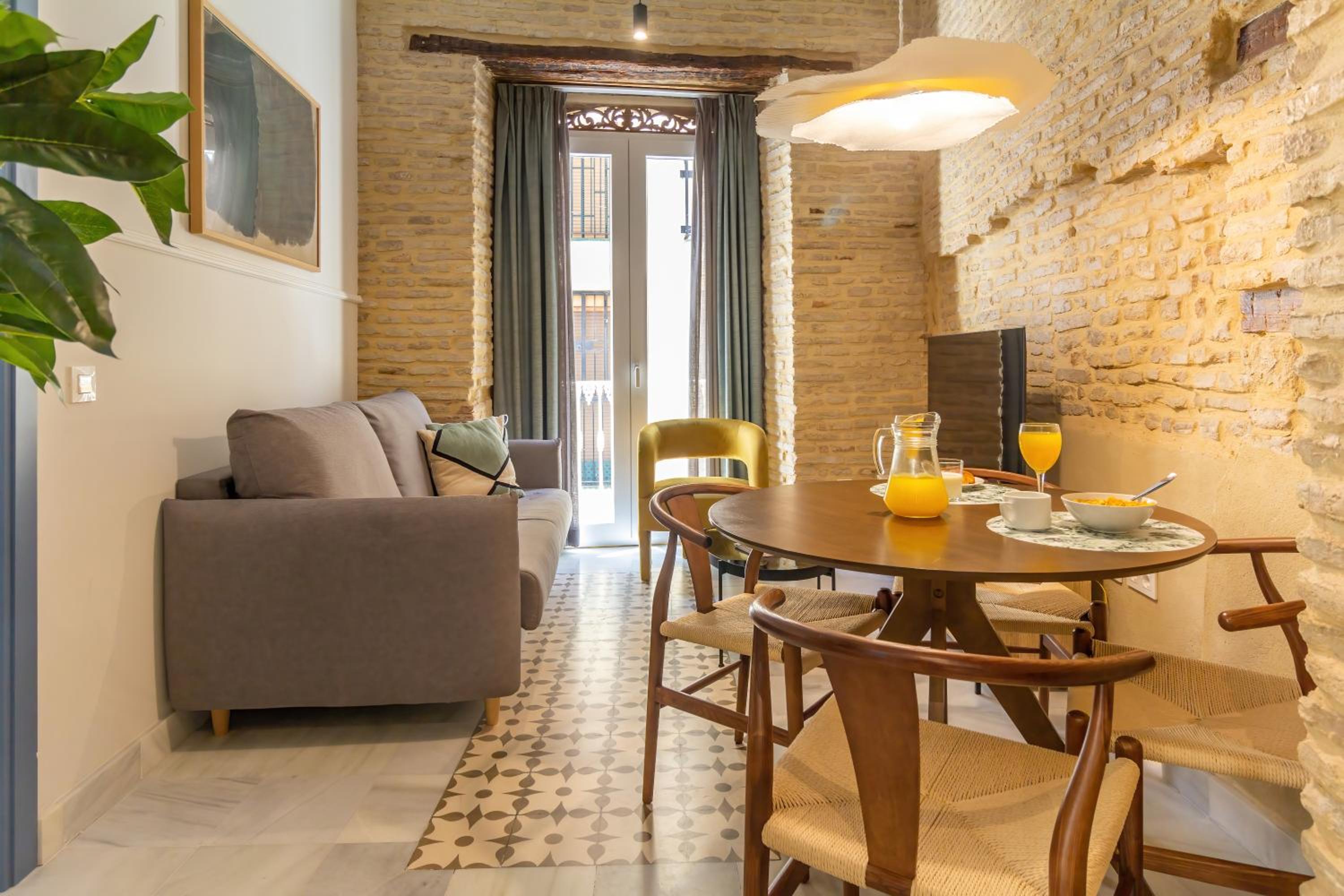 One-Bedroom Apartment - Photo 12