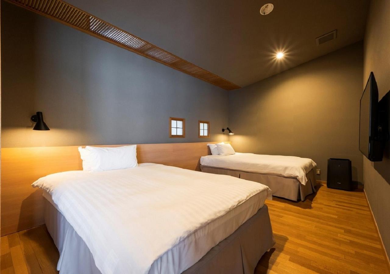 Twin Room with Private External Bathroom photo 1