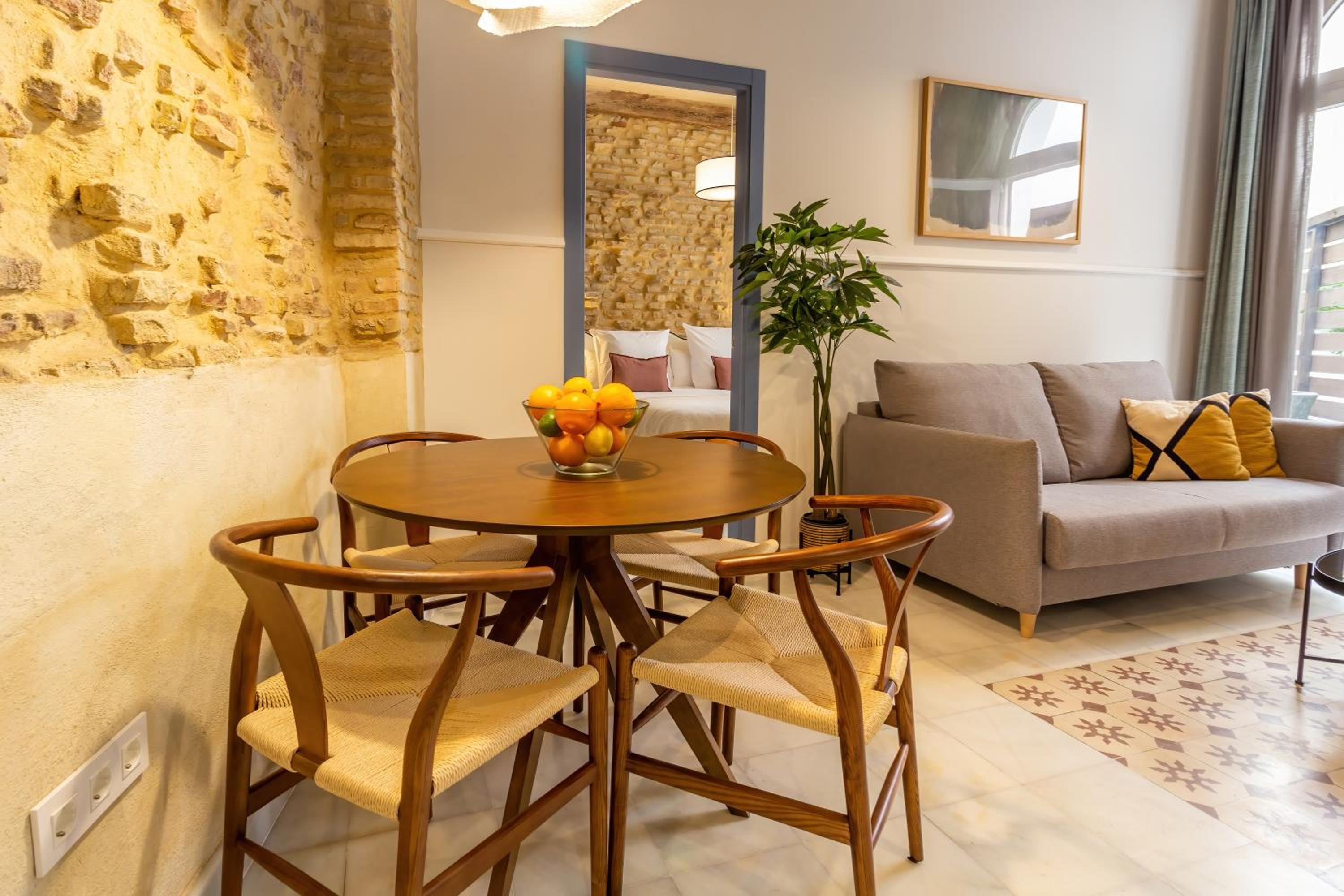One-Bedroom Apartment with Patio - Ground Floor - Photo 9