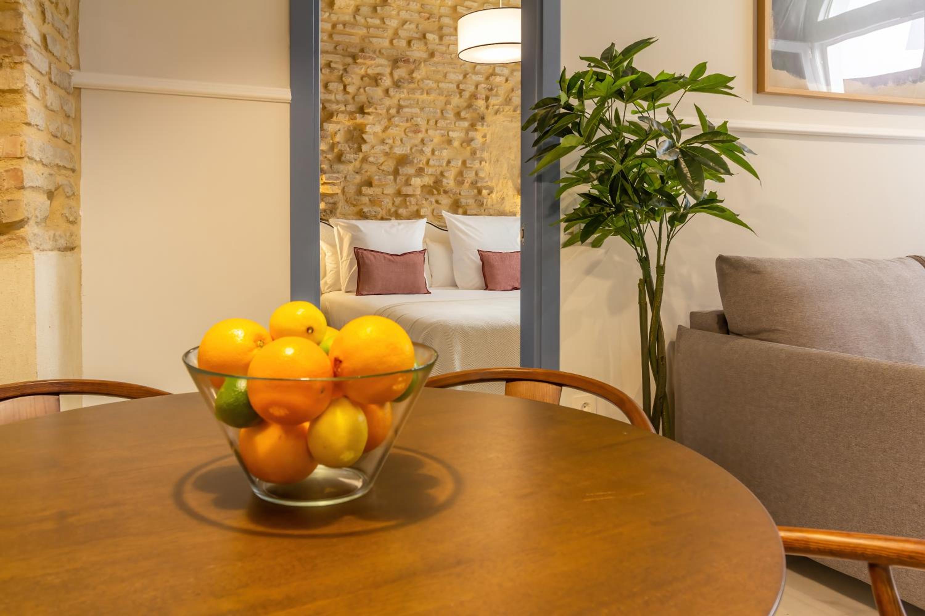 One-Bedroom Apartment with Patio - Ground Floor - Photo 7