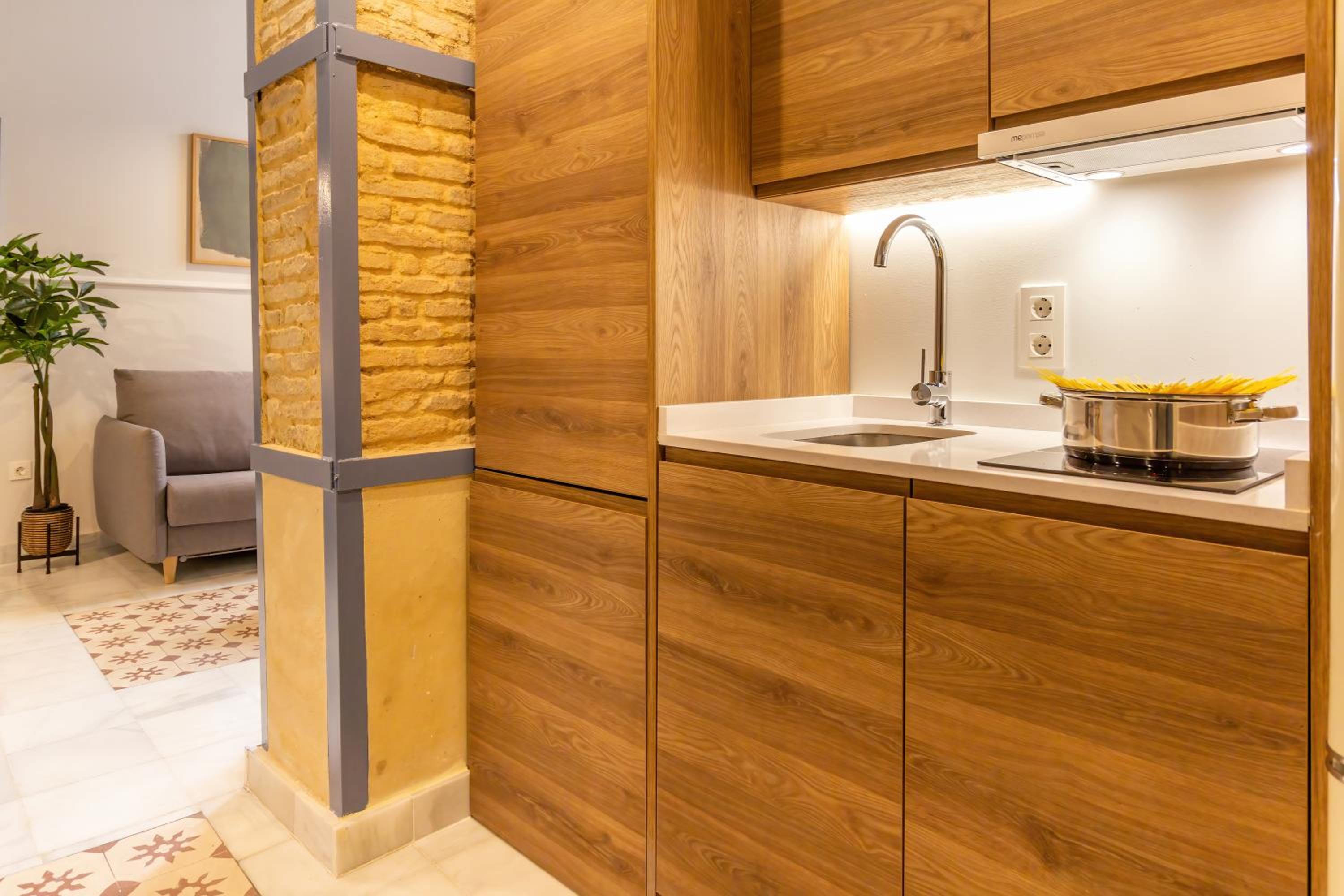 One-Bedroom Apartment with Patio - Ground Floor - Photo 11