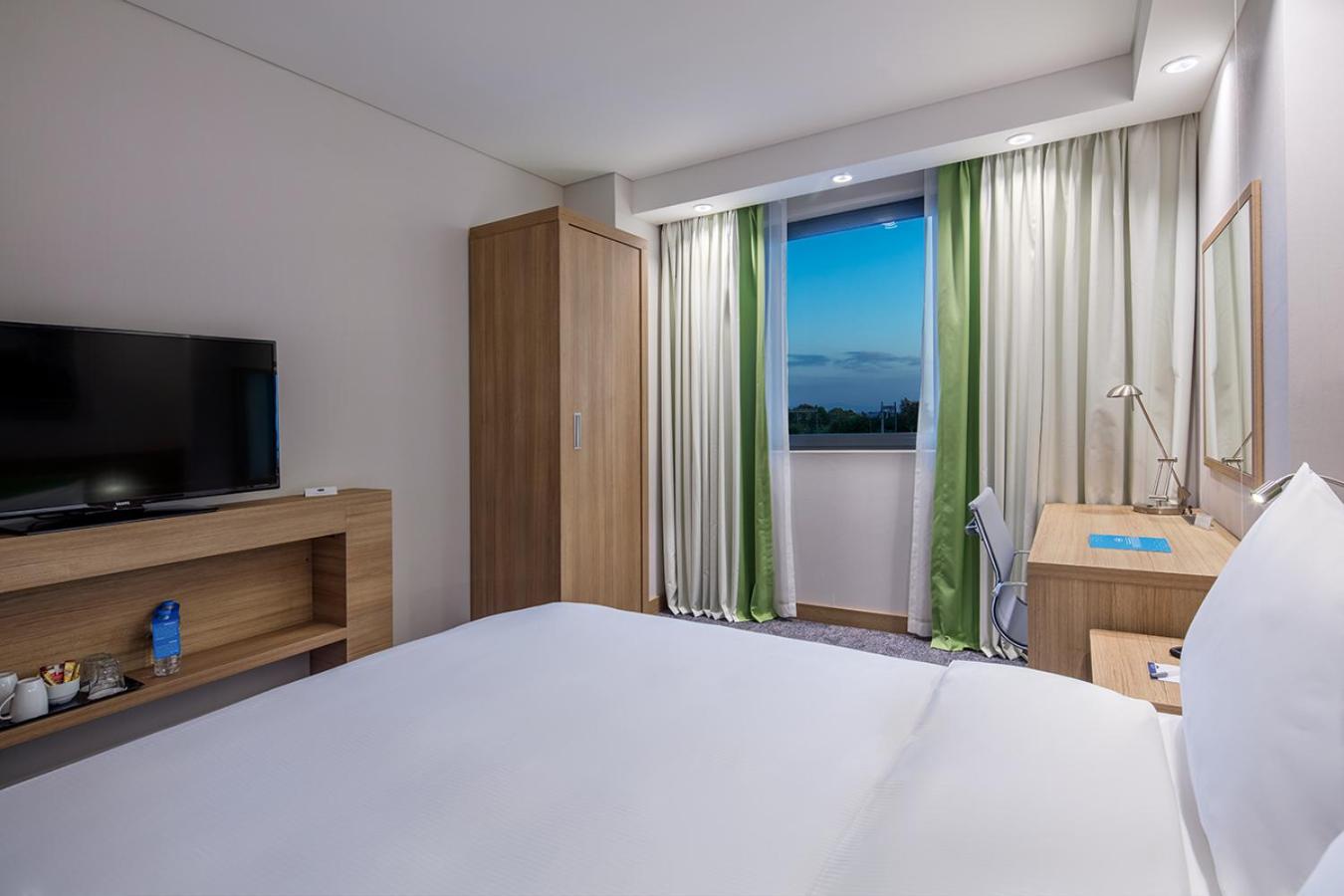 Queen Room with Balcony