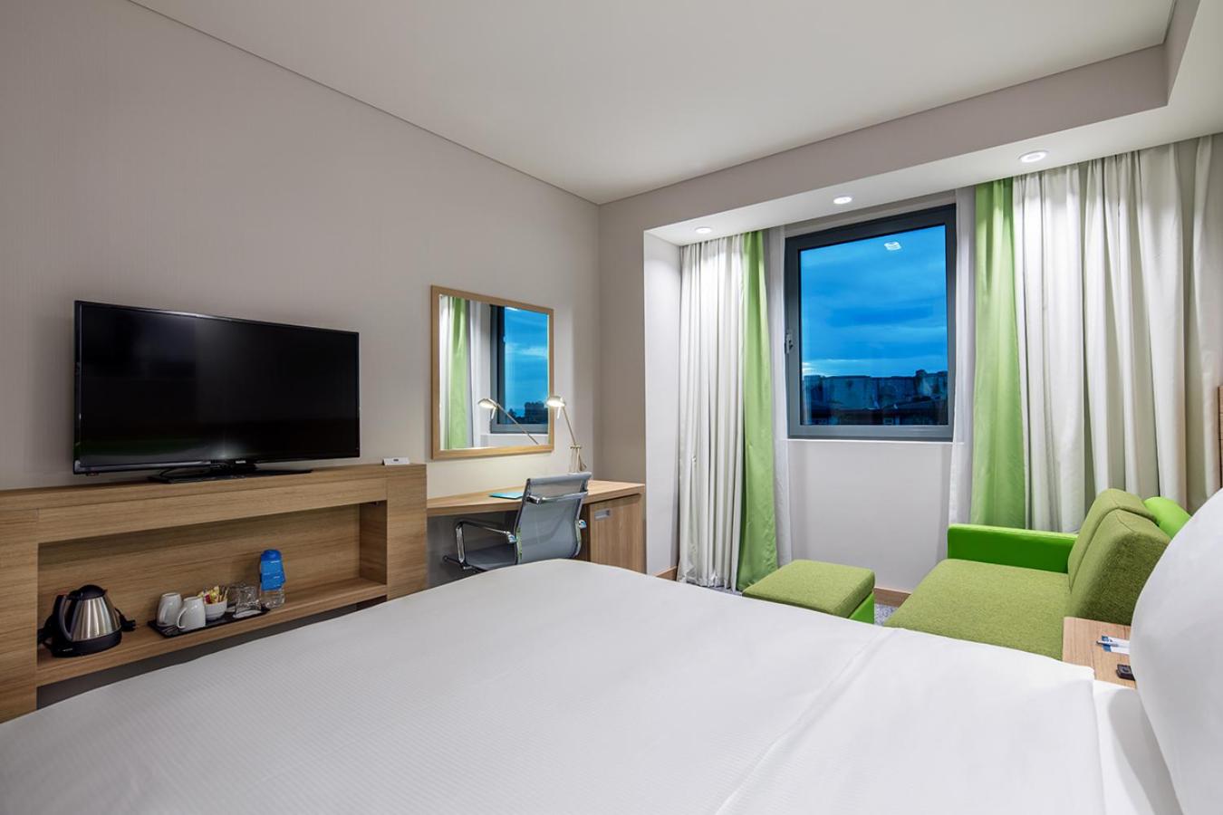 Queen Room with Sofa Bed and Balcony