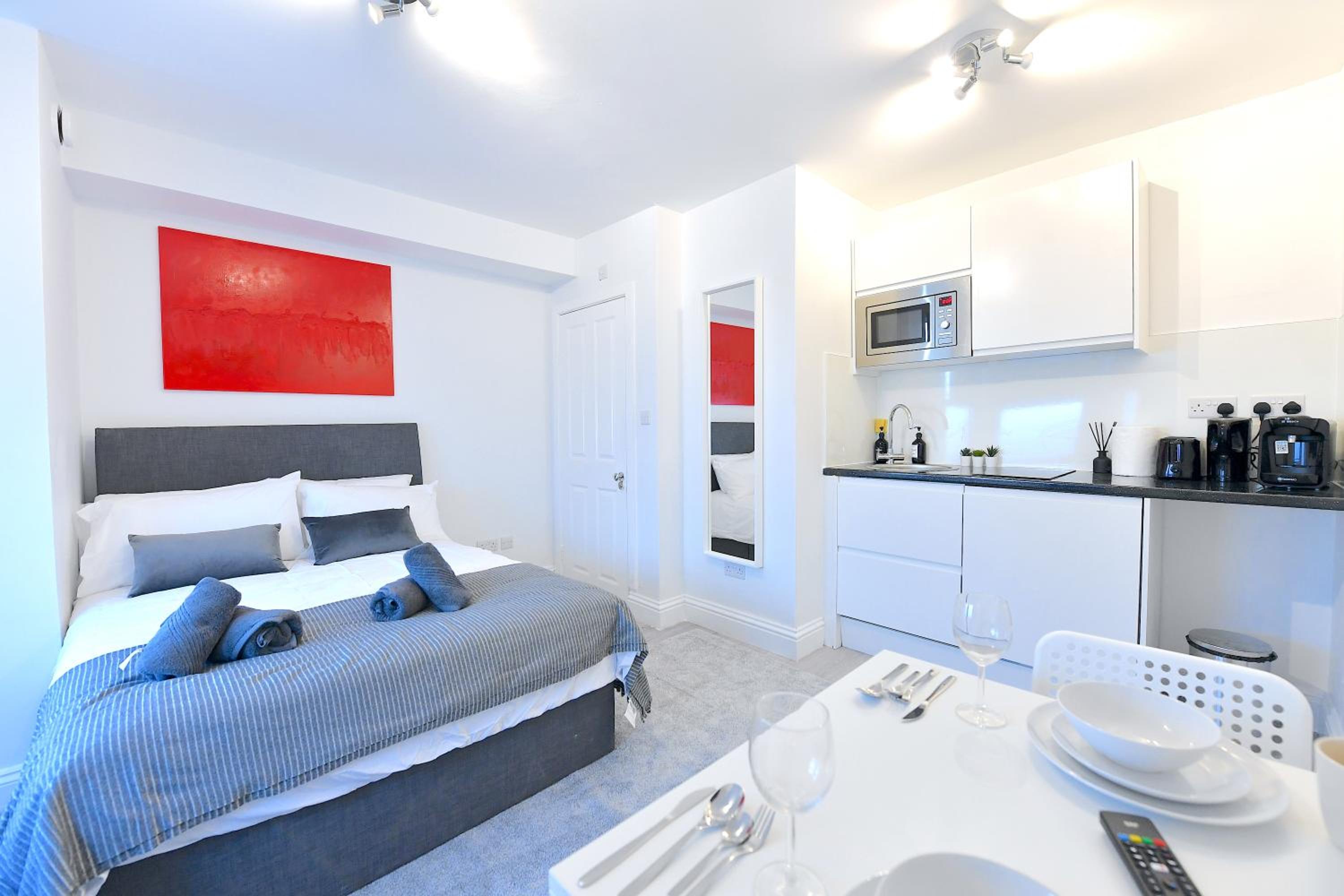 Studio Apartment photo 2