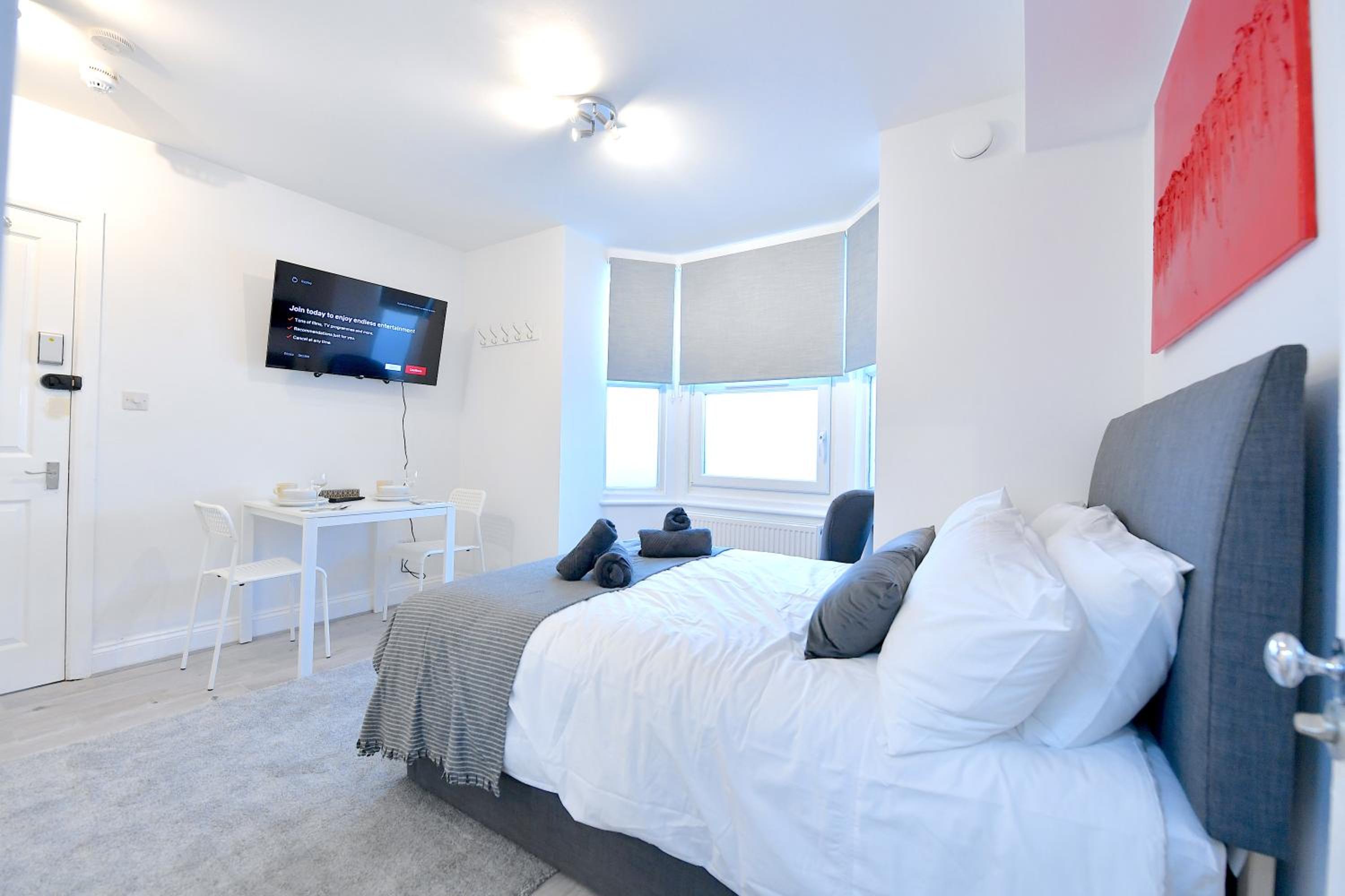 Studio Apartment photo 3