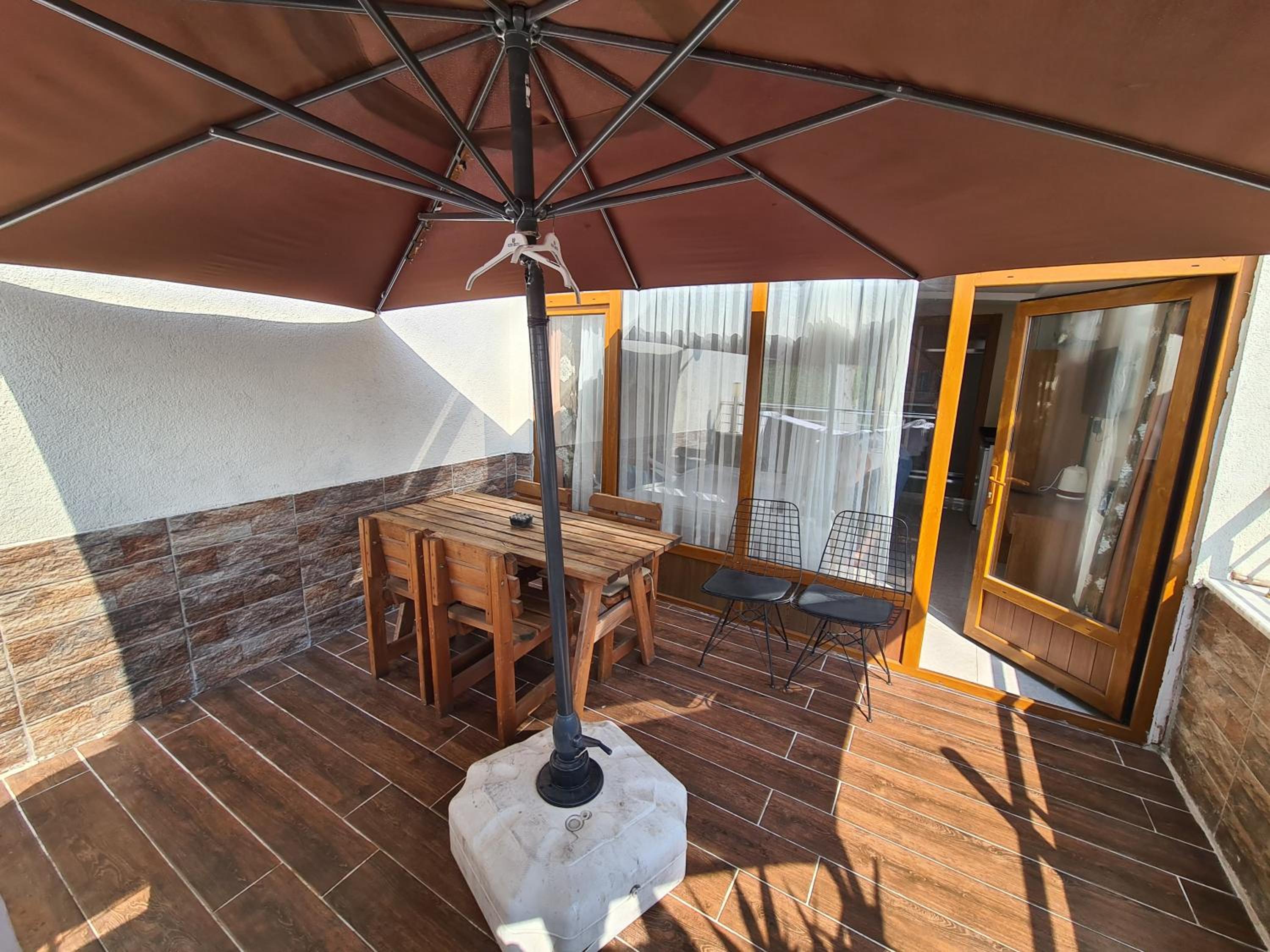 One-Bedroom Apartment with Terrace photo 1