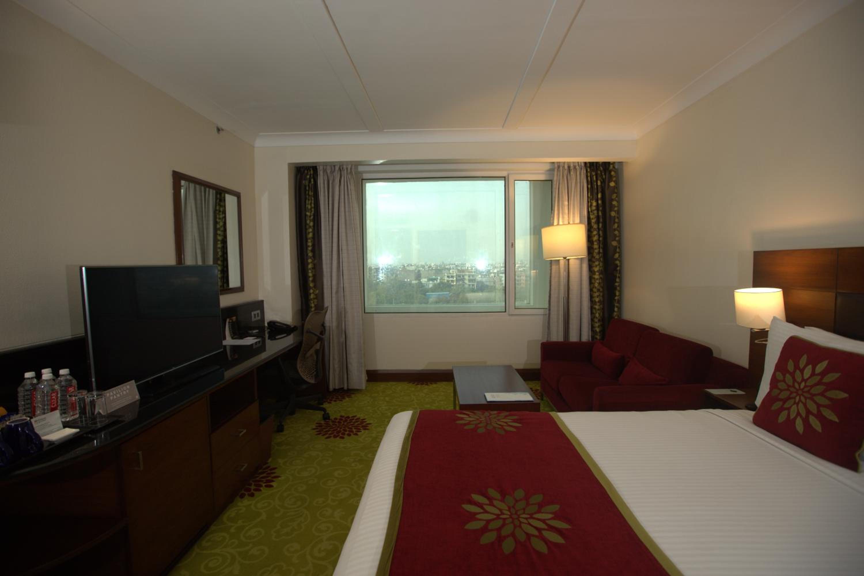 King Guest Room - Photo 2