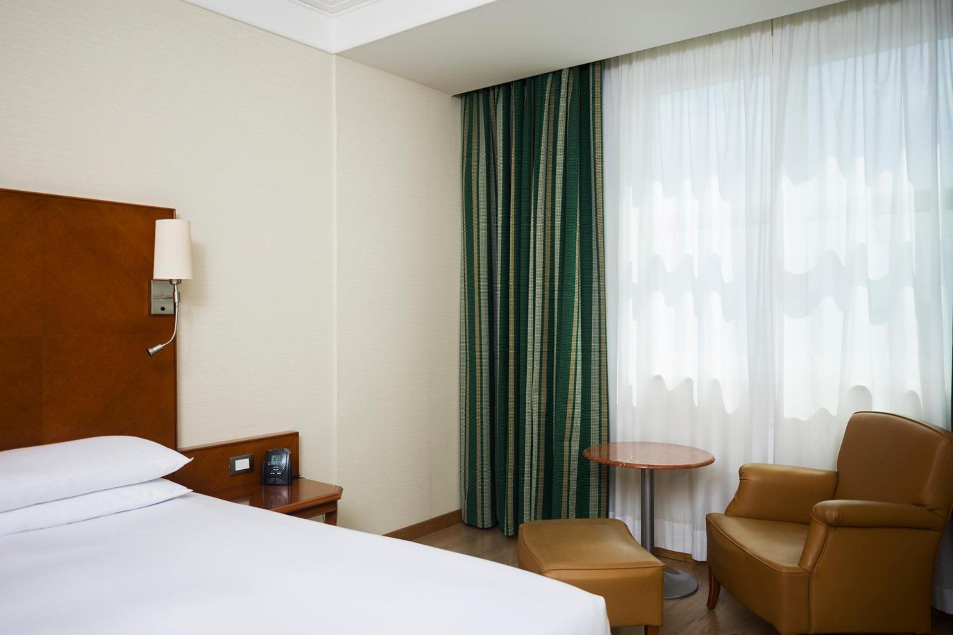 King Guest Room - Photo 3
