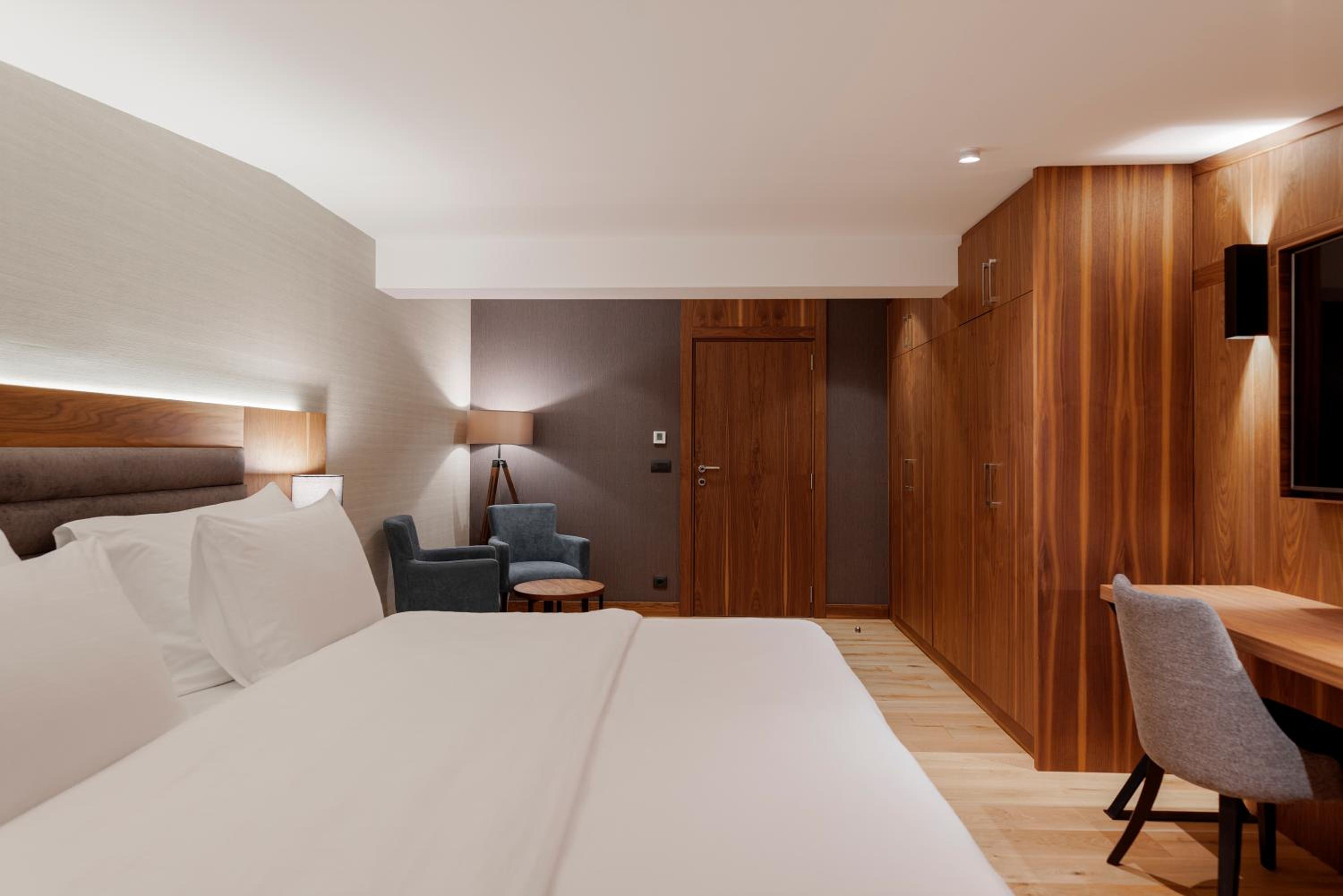 Executive Suite photo 2