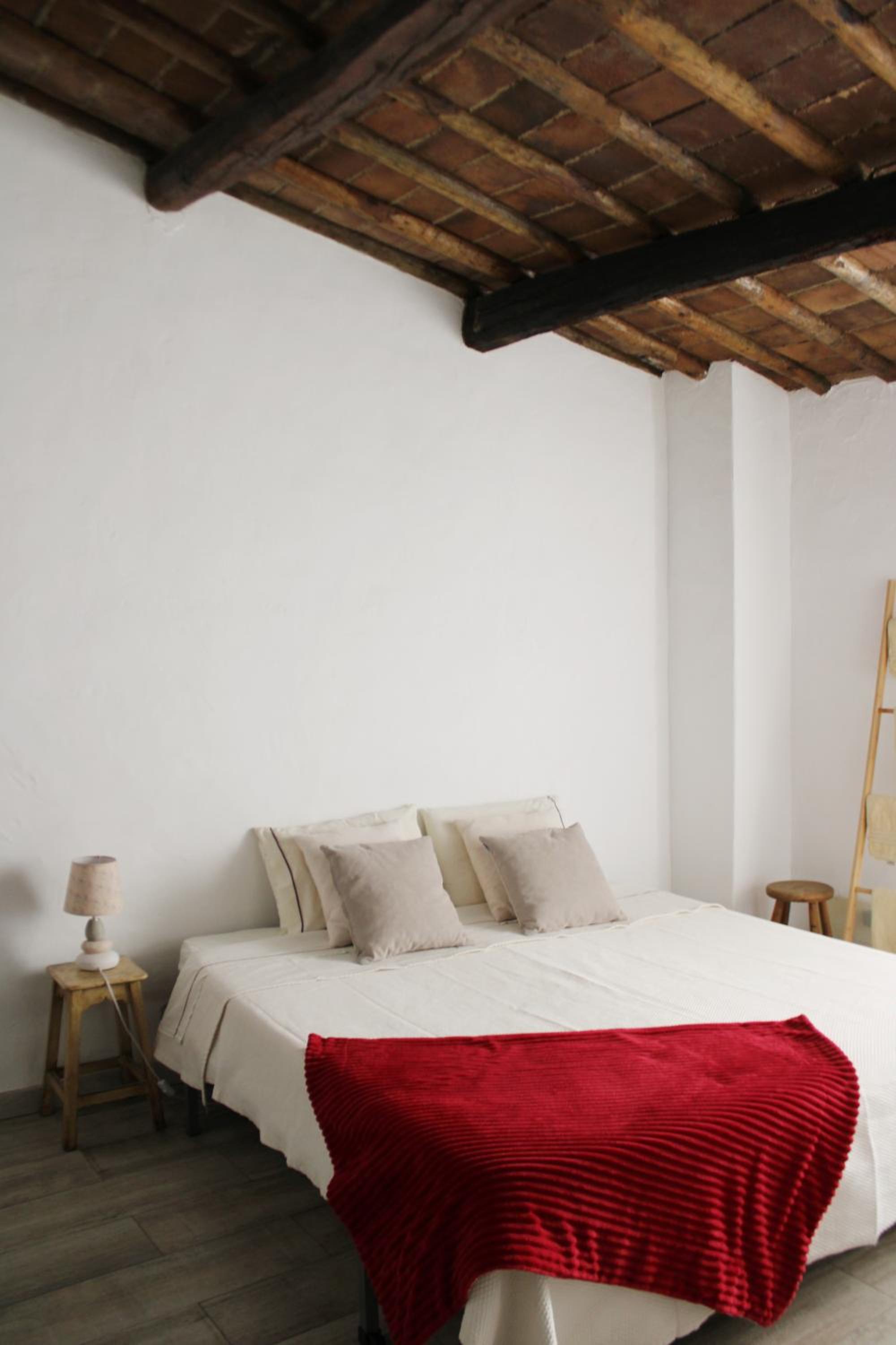 One-Bedroom House - Photo 2