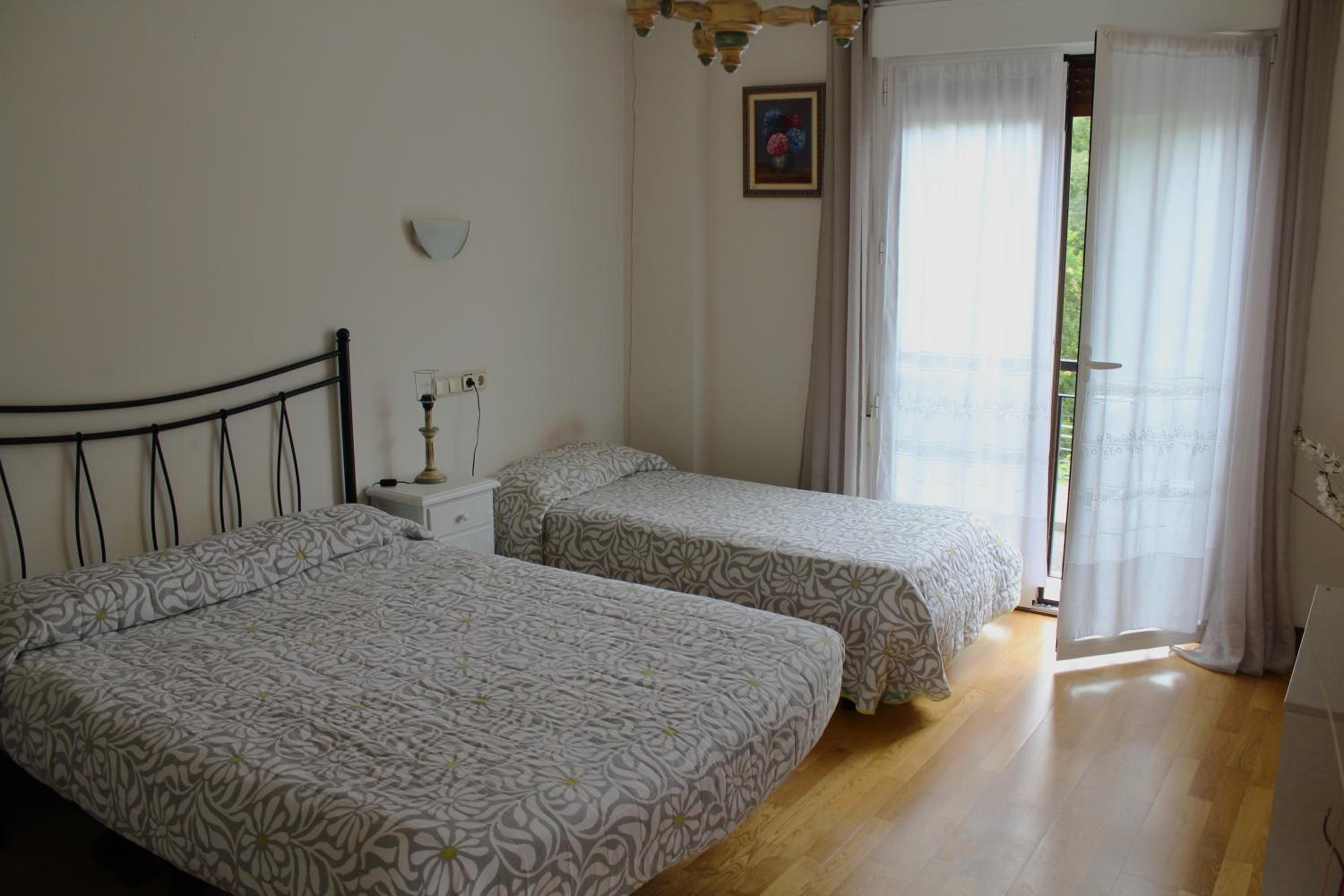 Habitación Triple Básica con Baño Compartido