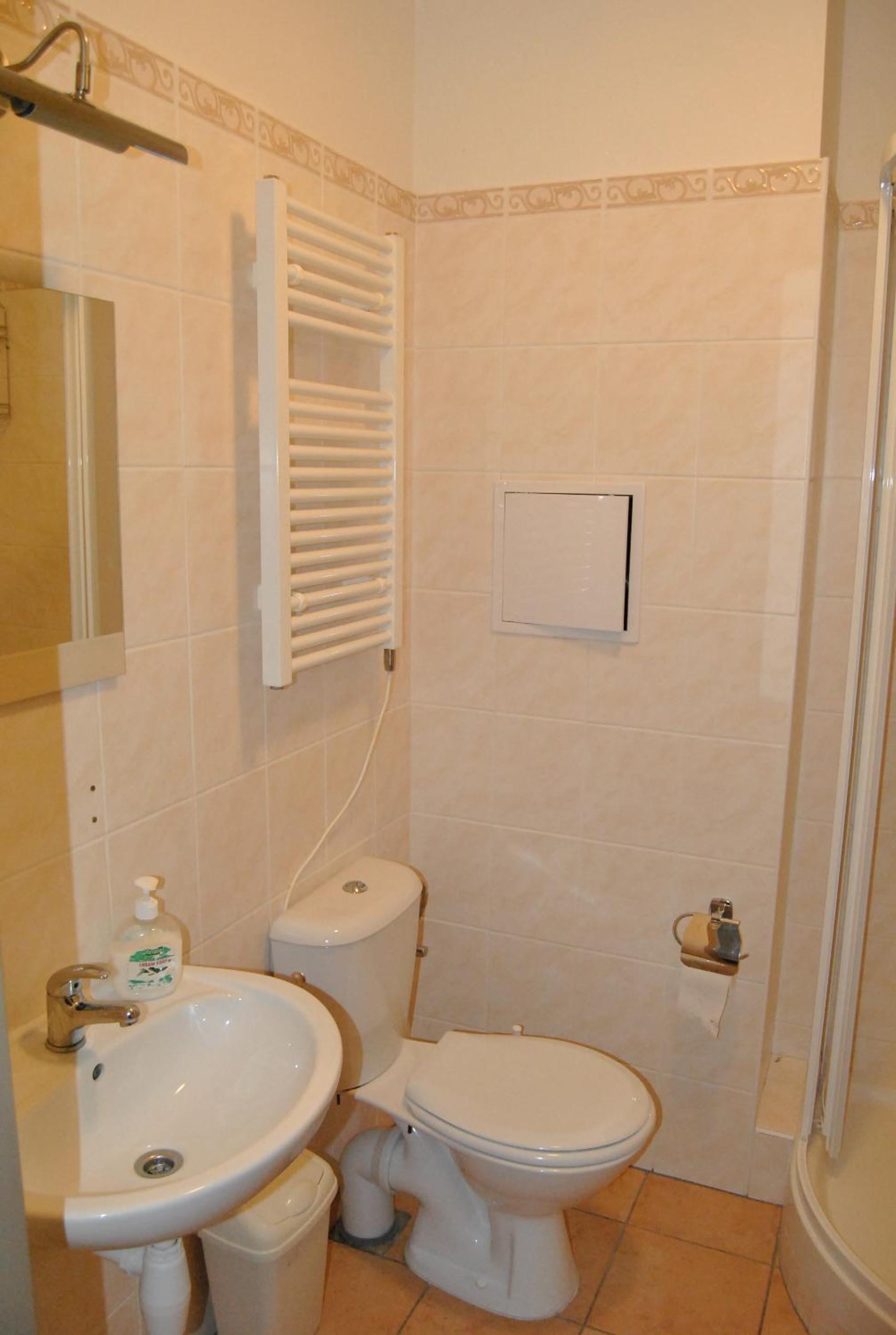 Apartment with Balcony photo 2