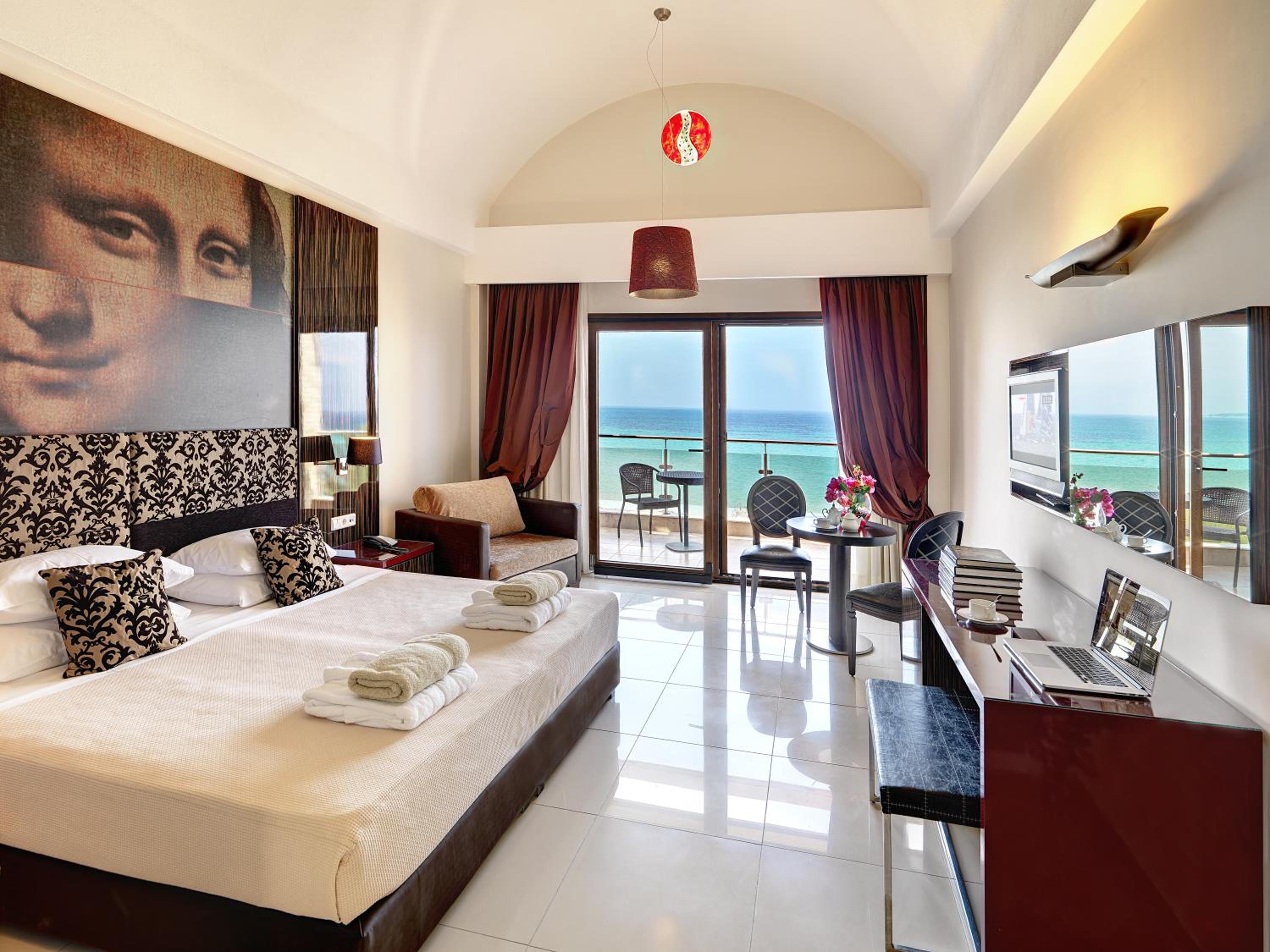 Deluxe Double Room - Beach Front - Photo 1