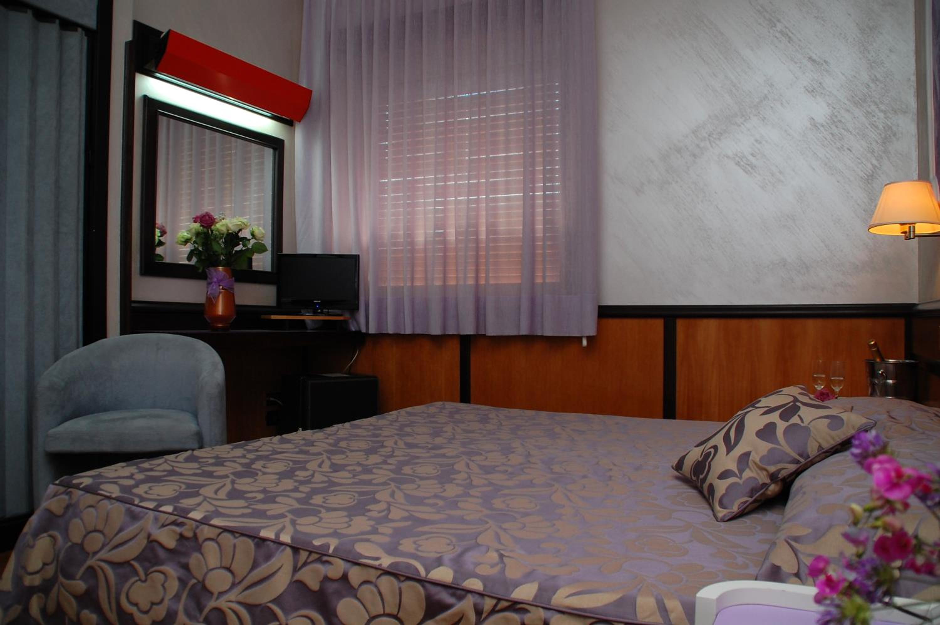 Double Room - Photo 3