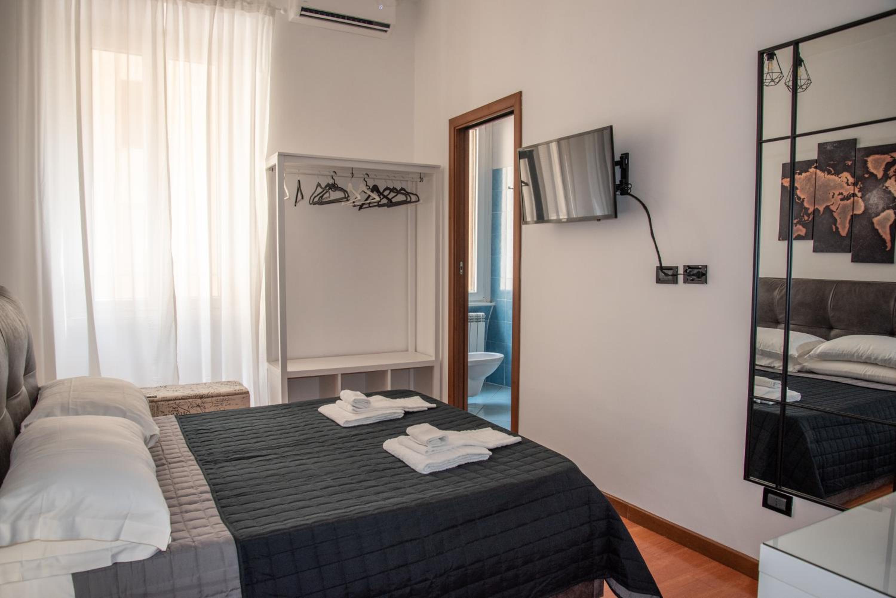Double Room with Private Bathroom photo 2
