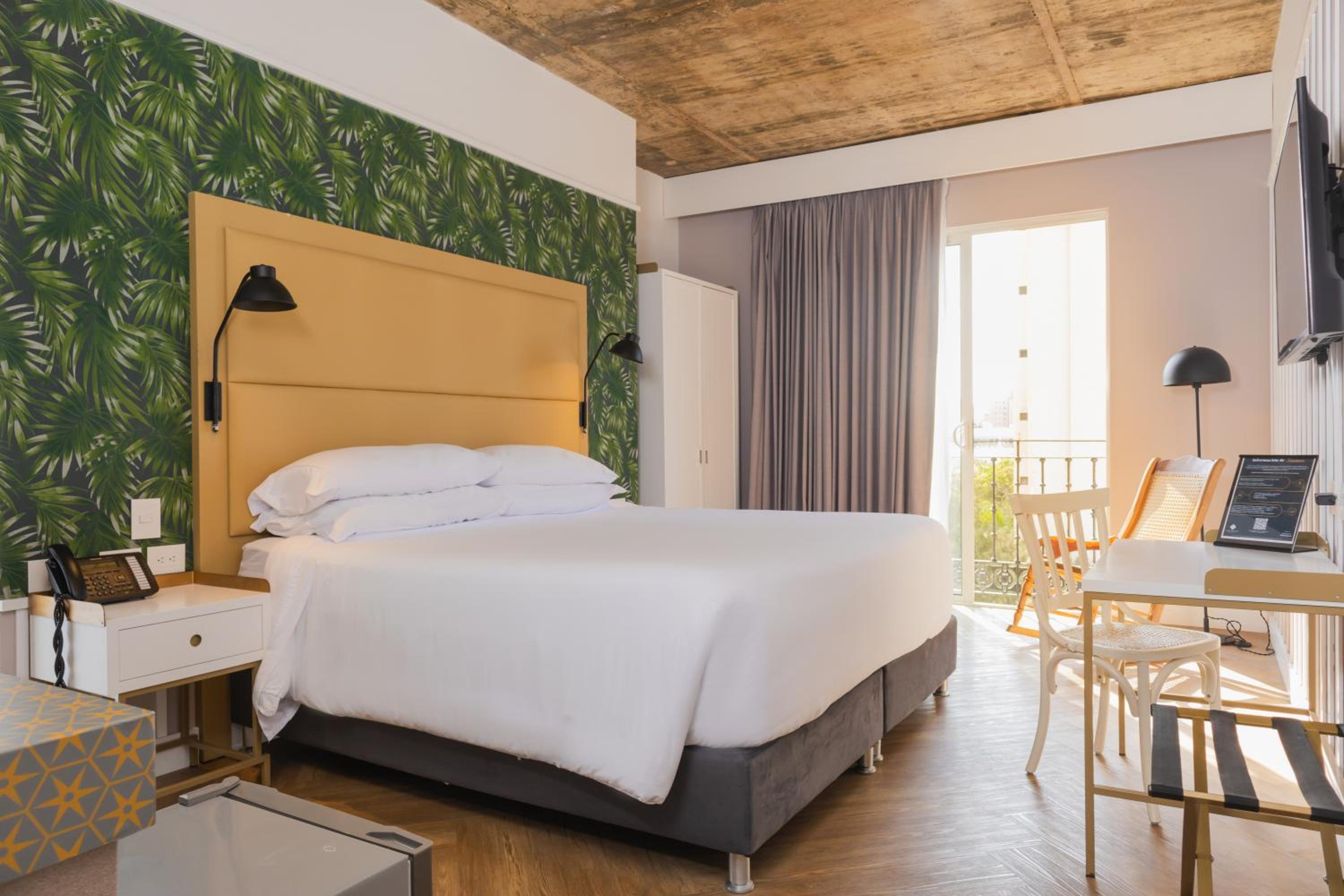 1 King Bed - Photo 1