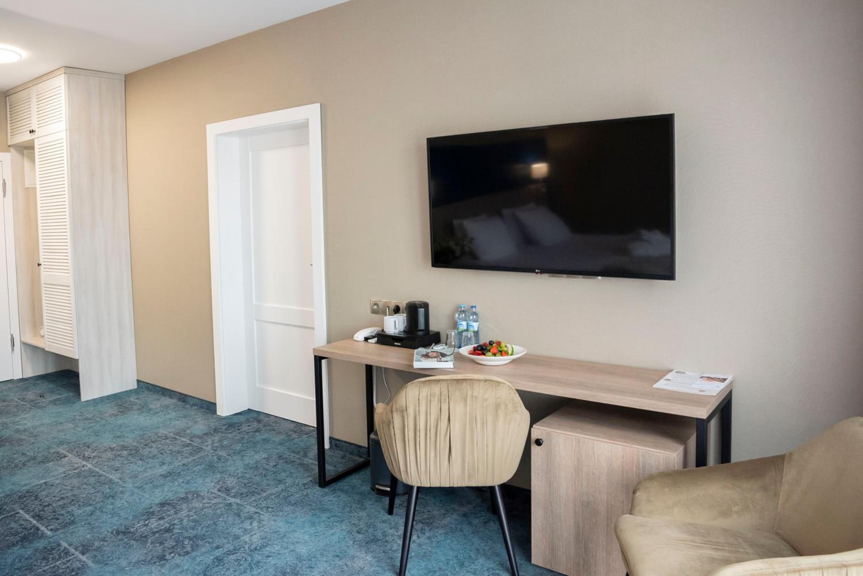 Double Premium Room with Balcony (Adults Only) photo 1