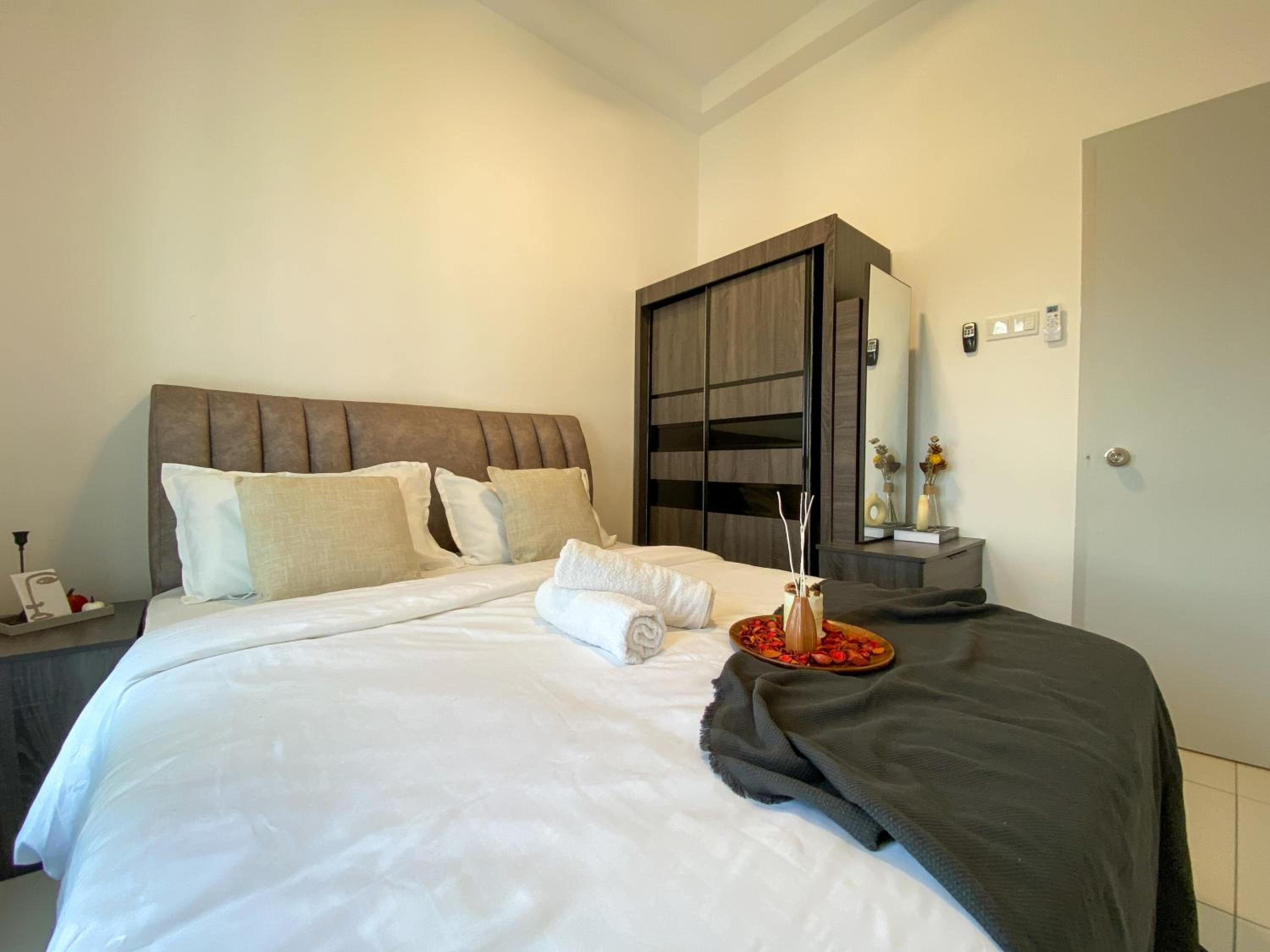Two-Bedroom Apartment - Photo 7